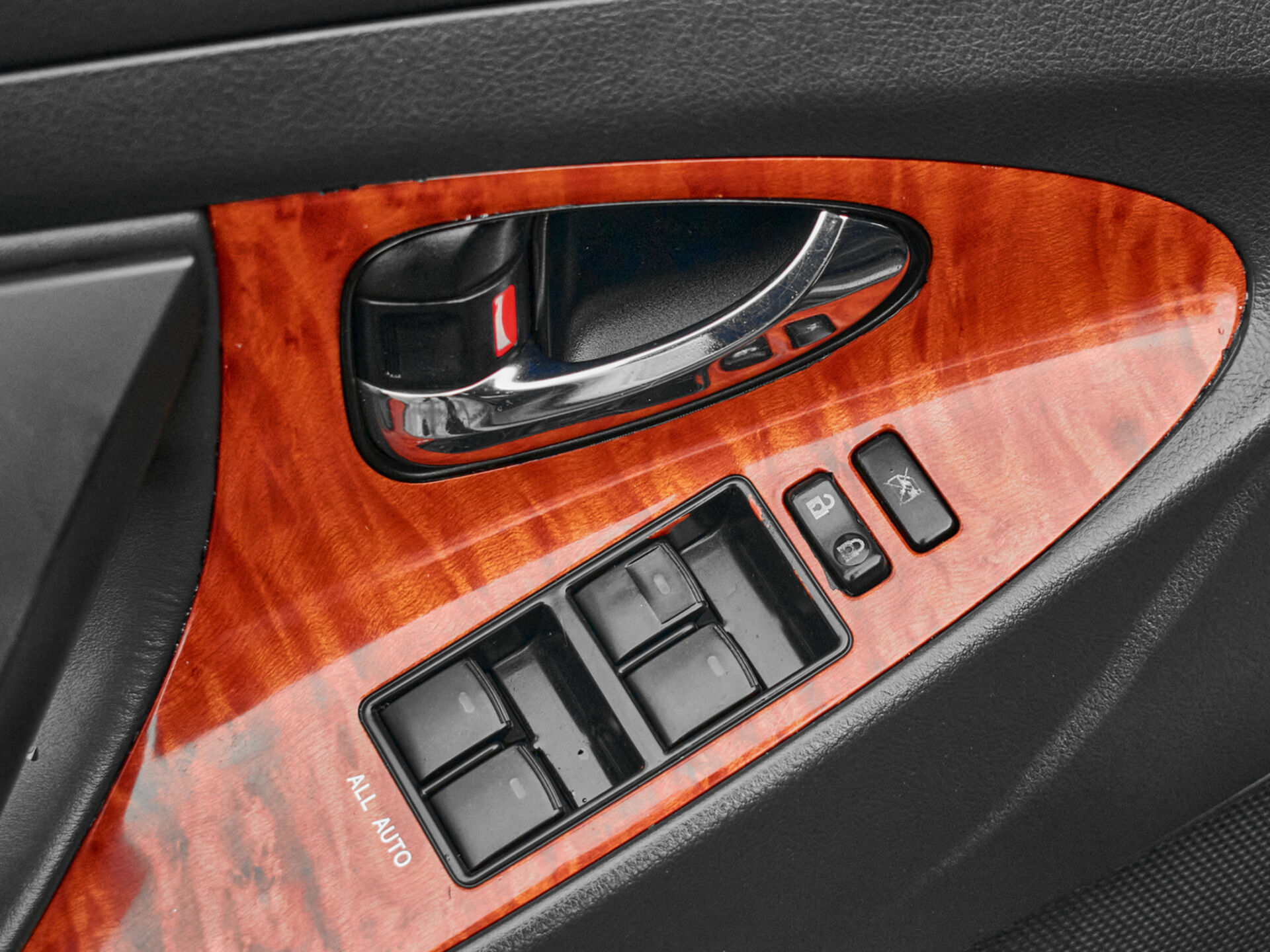 Купить Toyota Camry 3.5 AT (277 л.с.), 2011 в Екатеренбурге