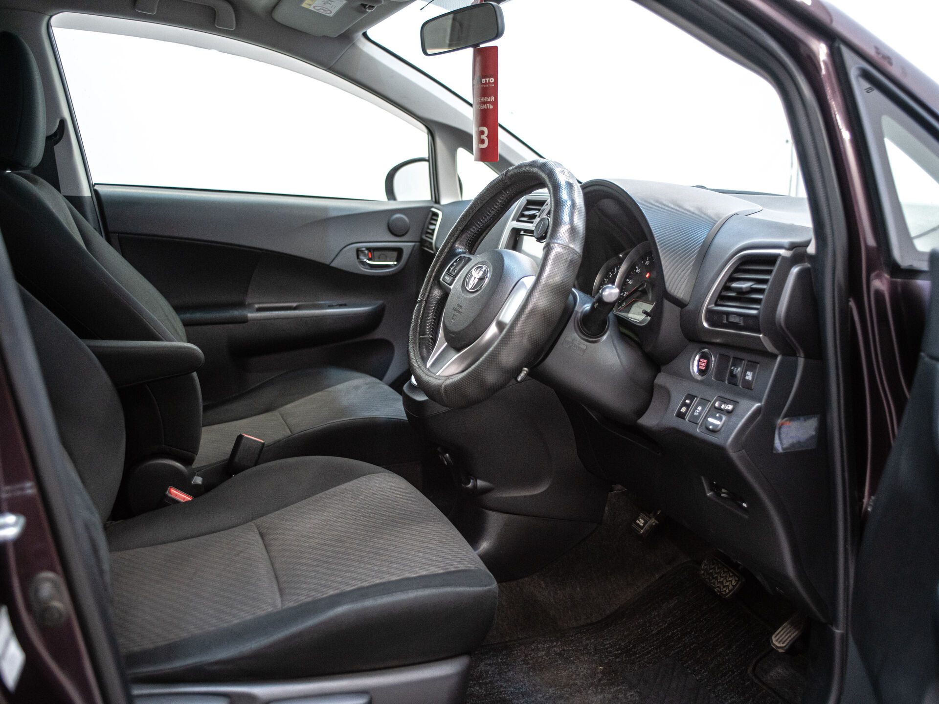 Toyota Ractis 2014 9