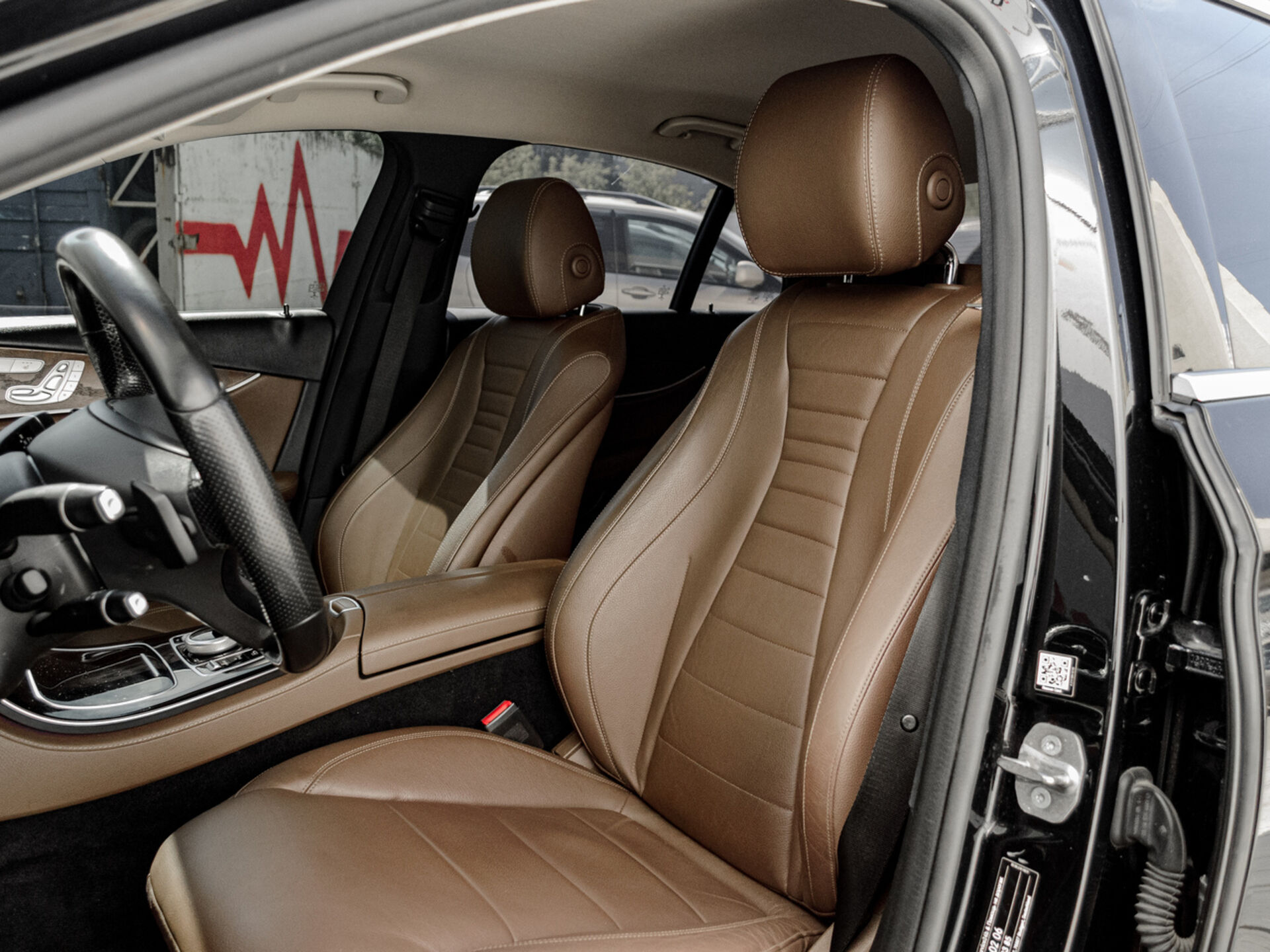 Купить Mercedes-Benz E-Класс 200 2.0 AT (184 л.с.), 2016 в Екатеренбурге