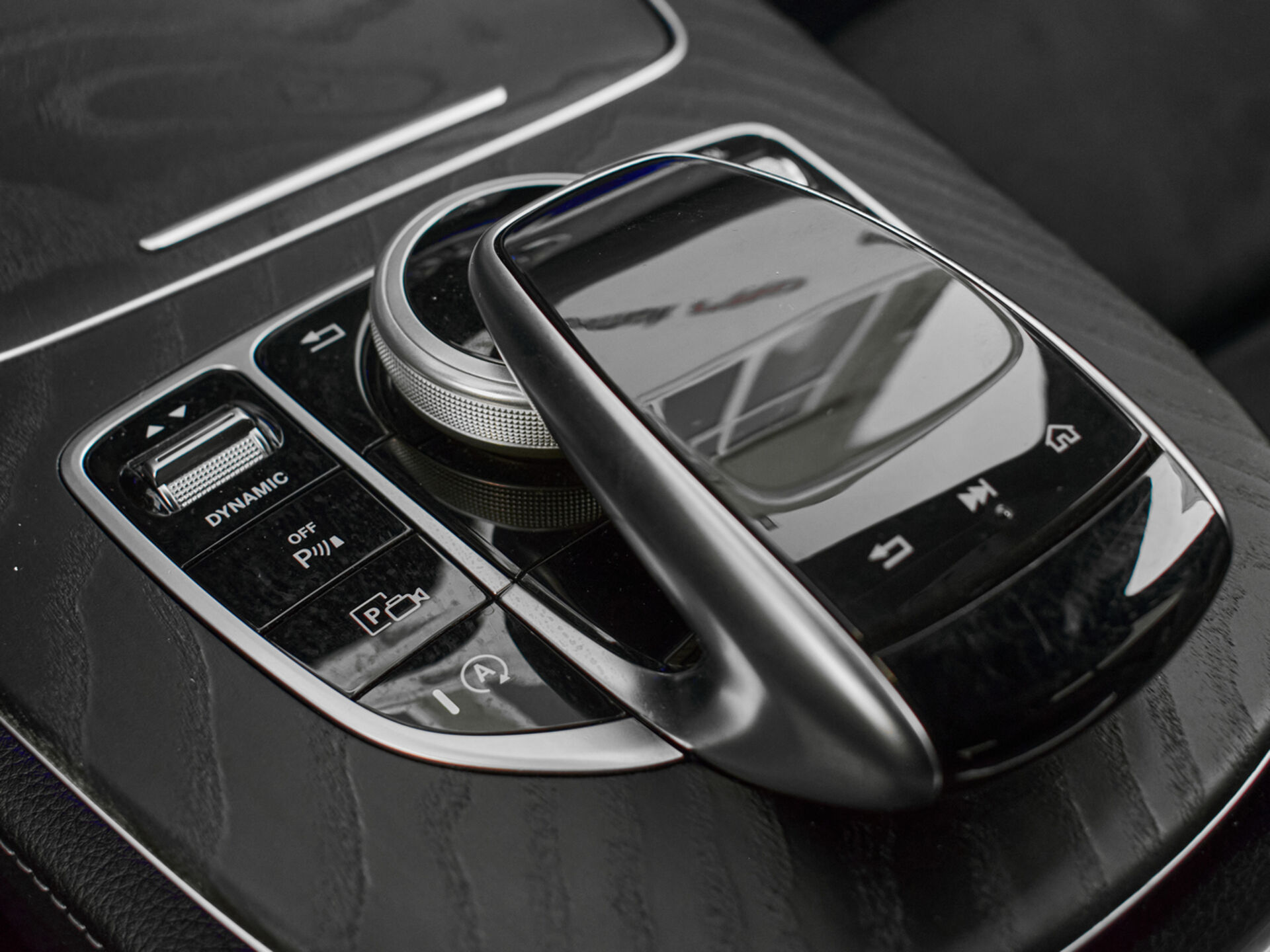 Купить Mercedes-Benz E-Класс 220 d 2.0d AT (194 л.с.) 4WD, 2020 в Екатеренбурге