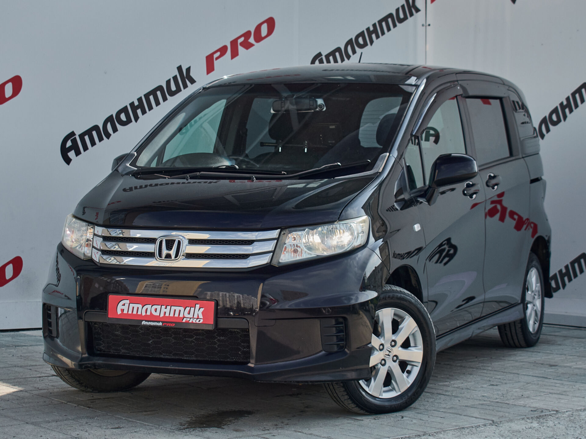 Купить Honda Freed Spike 1.5 CVT (118 л.с.), 2011 в Екатеренбурге Купить Honda Freed Spike 1.5 CVT (118 л.с.), 2011 в Екатеренбурге