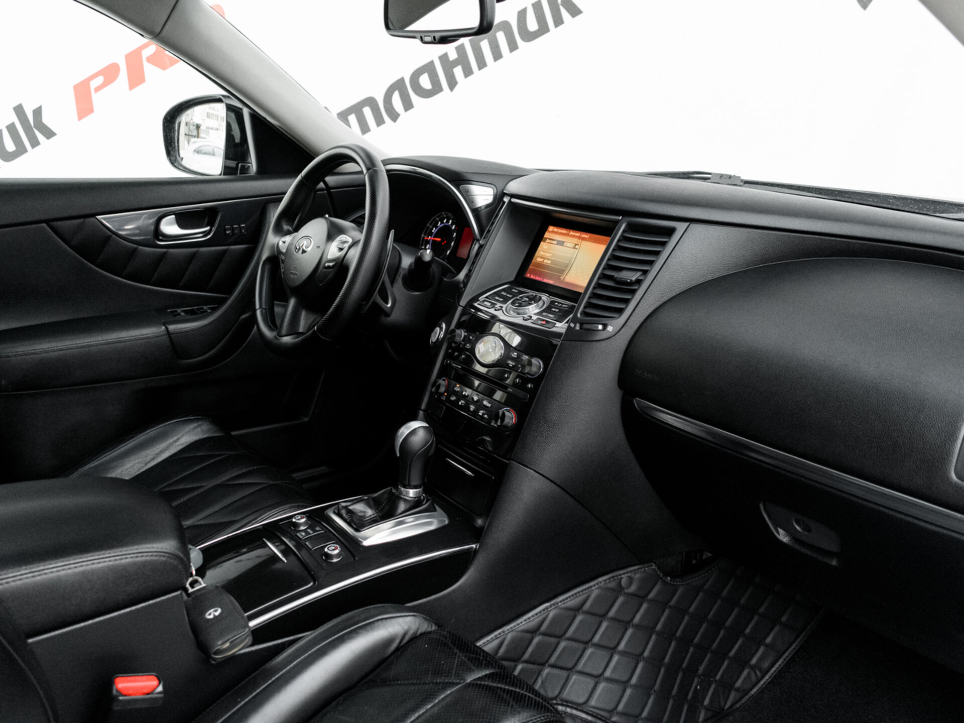 Купить Infiniti FX FX37 3.7 AT (333 л.с.) 4WD, 2010 в Екатеренбурге