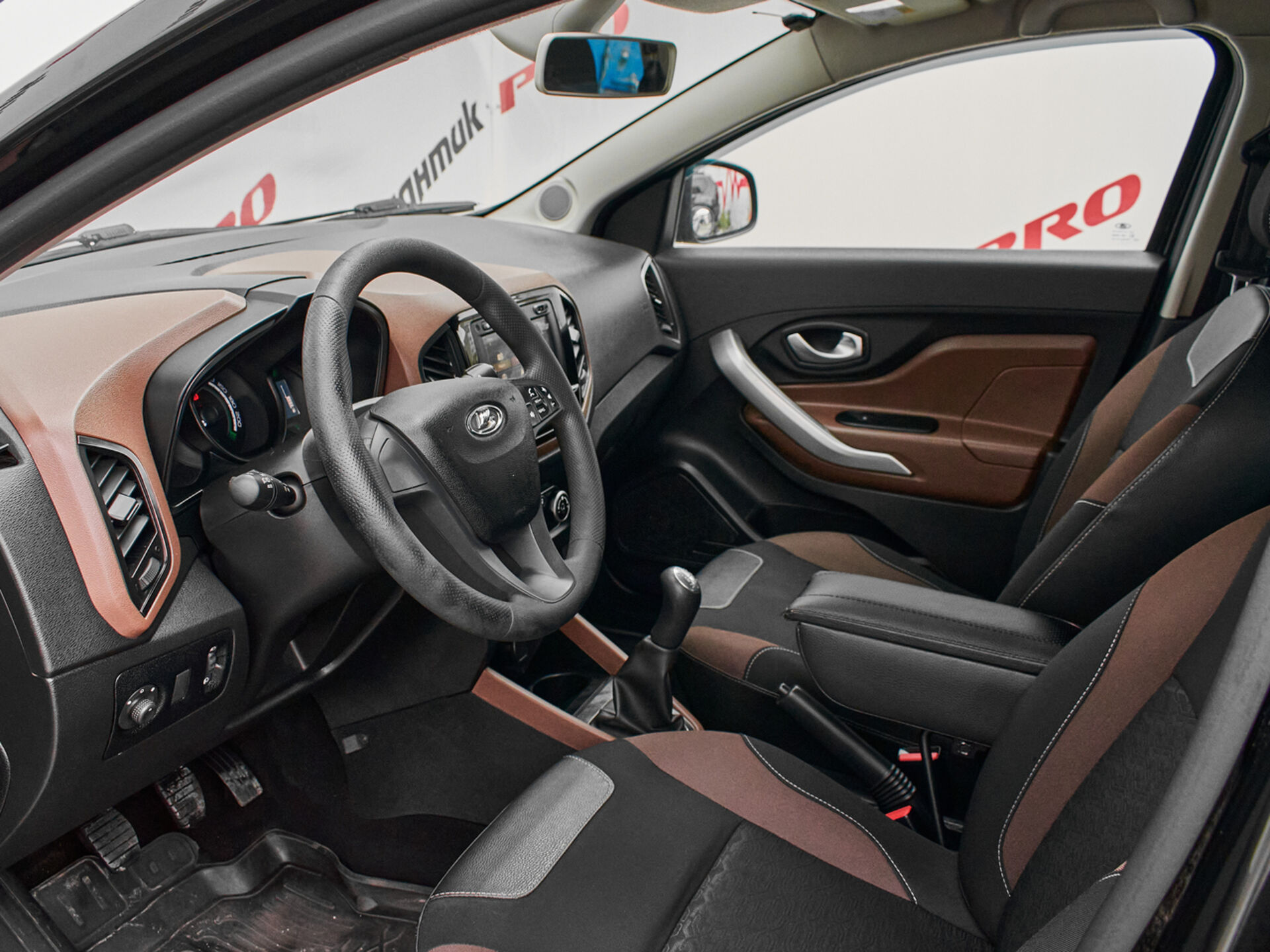 Купить Lada (ВАЗ) XRAY 1.6 MT (106 л.с.), 2017 в Екатеренбурге