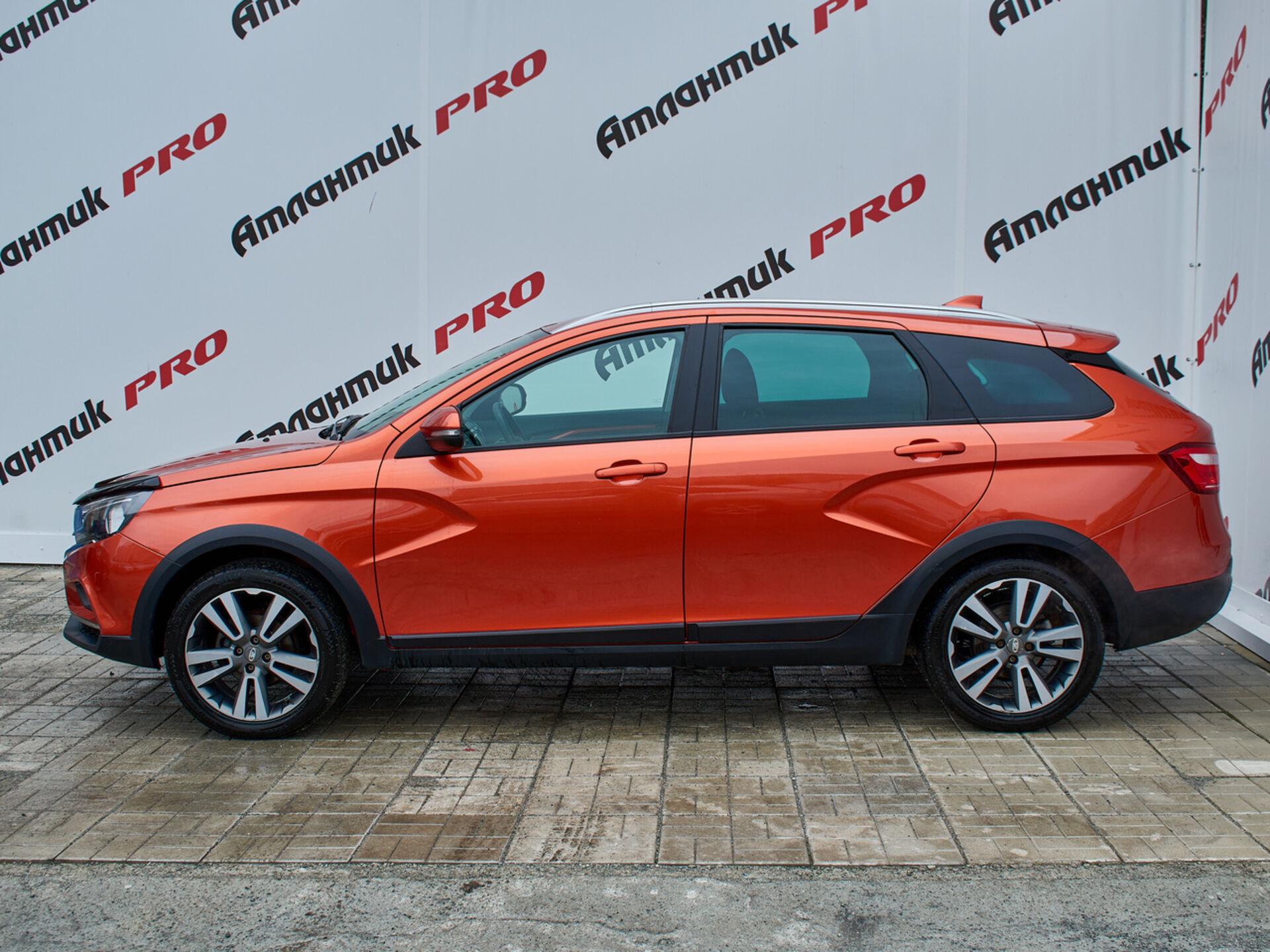 Купить Lada (ВАЗ) Vesta SW 1.8 AMT (122 л.с.), 2018 в Екатеренбурге
