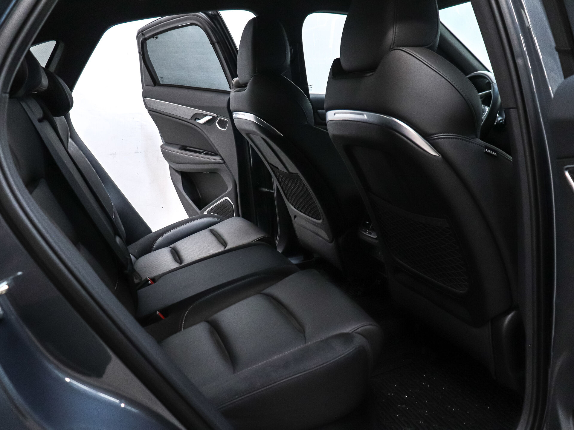 Geely Tugella 2023 25