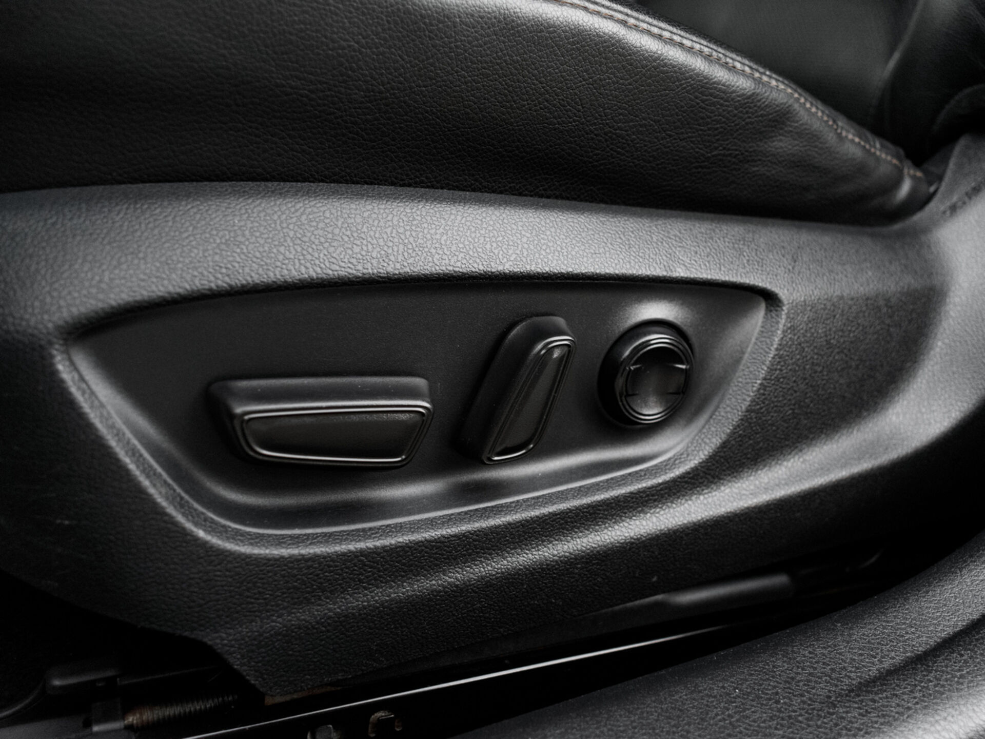 Купить Toyota Camry 2.5 AT (181 л.с.), 2019 в Екатеренбурге