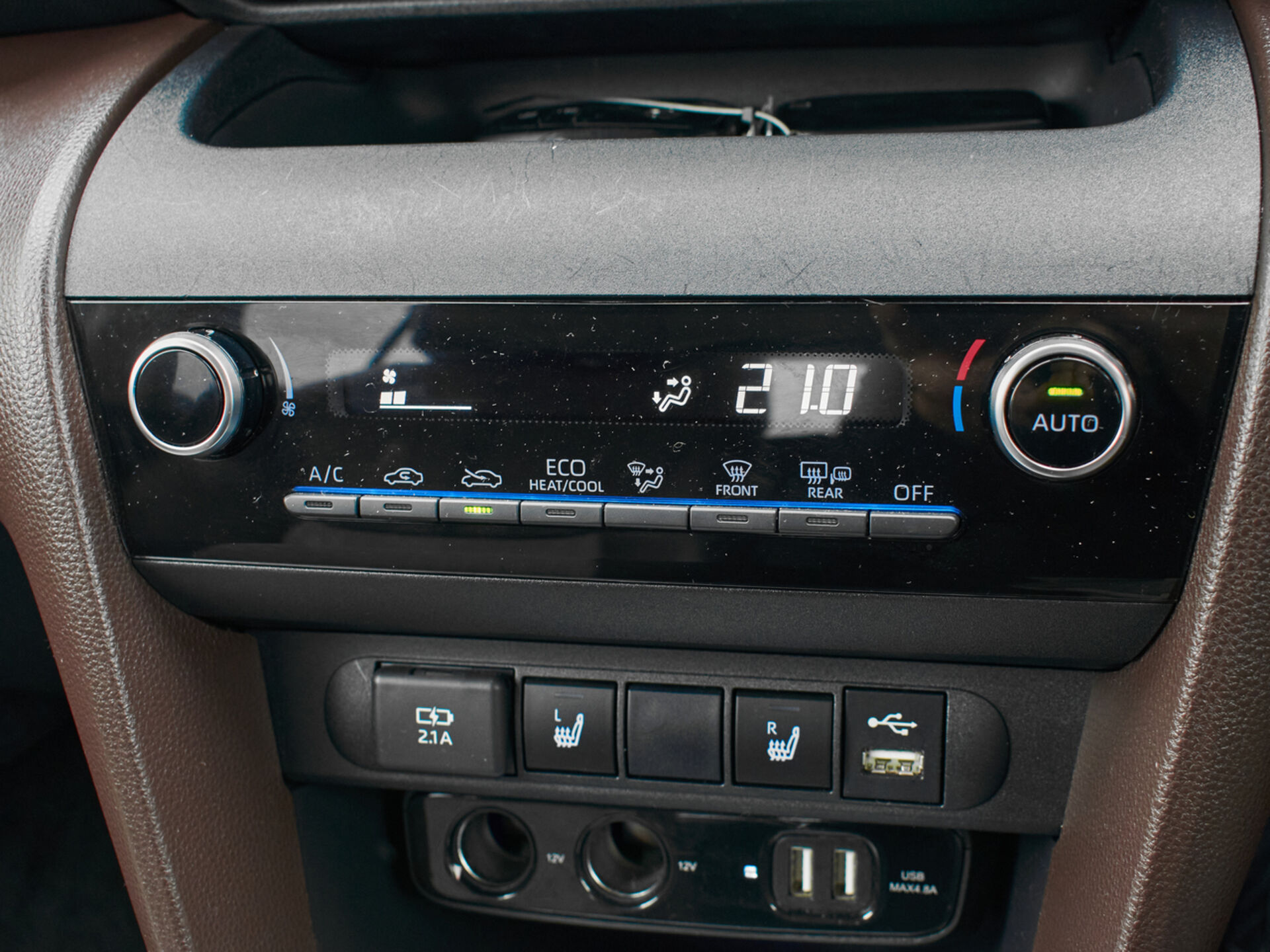 Купить Toyota Yaris Cross 1.5 CVT (120 л.с.), 2020 в Екатеренбурге