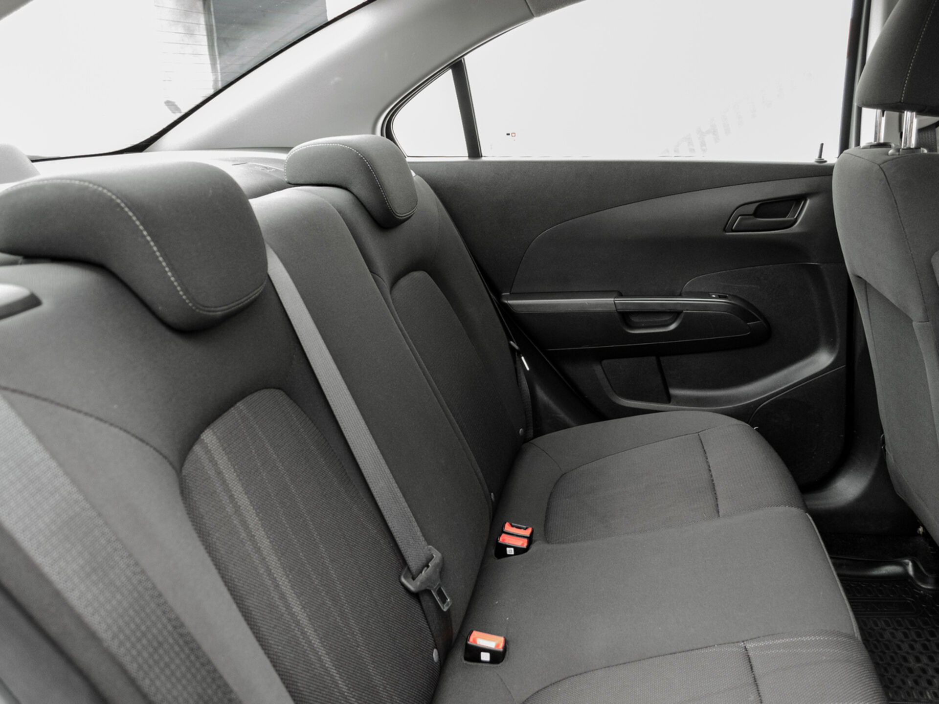Купить Chevrolet Aveo 1.6 AT (115 л.с.), 2013 в Екатеренбурге