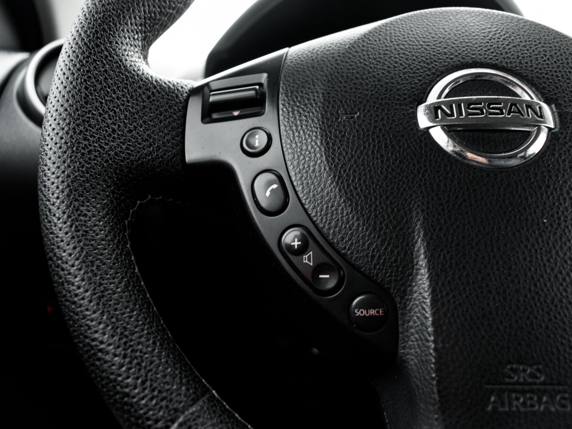 Купить Nissan Qashqai 2.0 MT (141 л.с.) 4WD, 2013 в Екатеренбурге