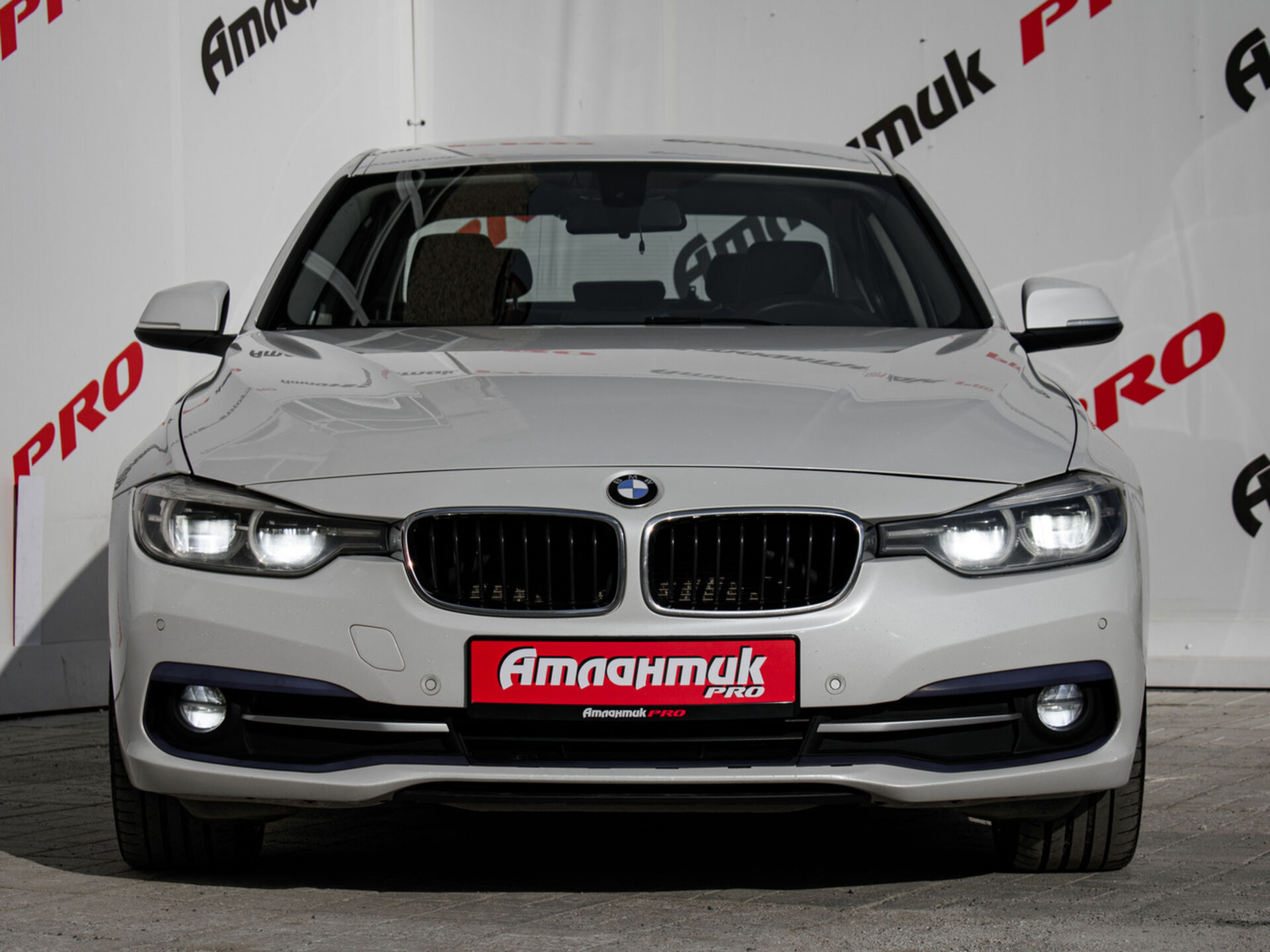 Купить BMW 3 серии 320d xDrive 2.0d AT (190 л.с.) 4WD, 2016 в Екатеренбурге