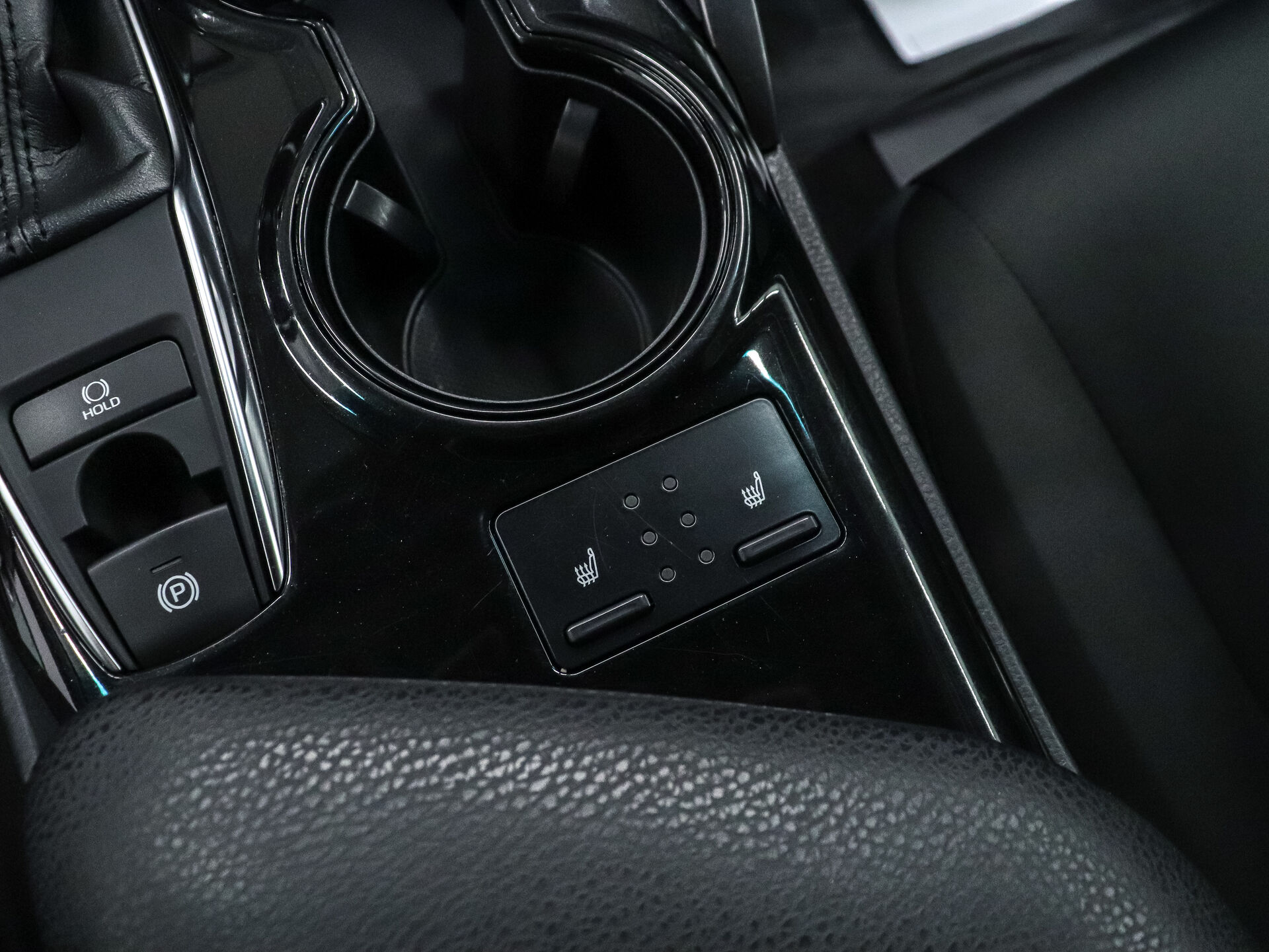 Toyota Camry 2019 18