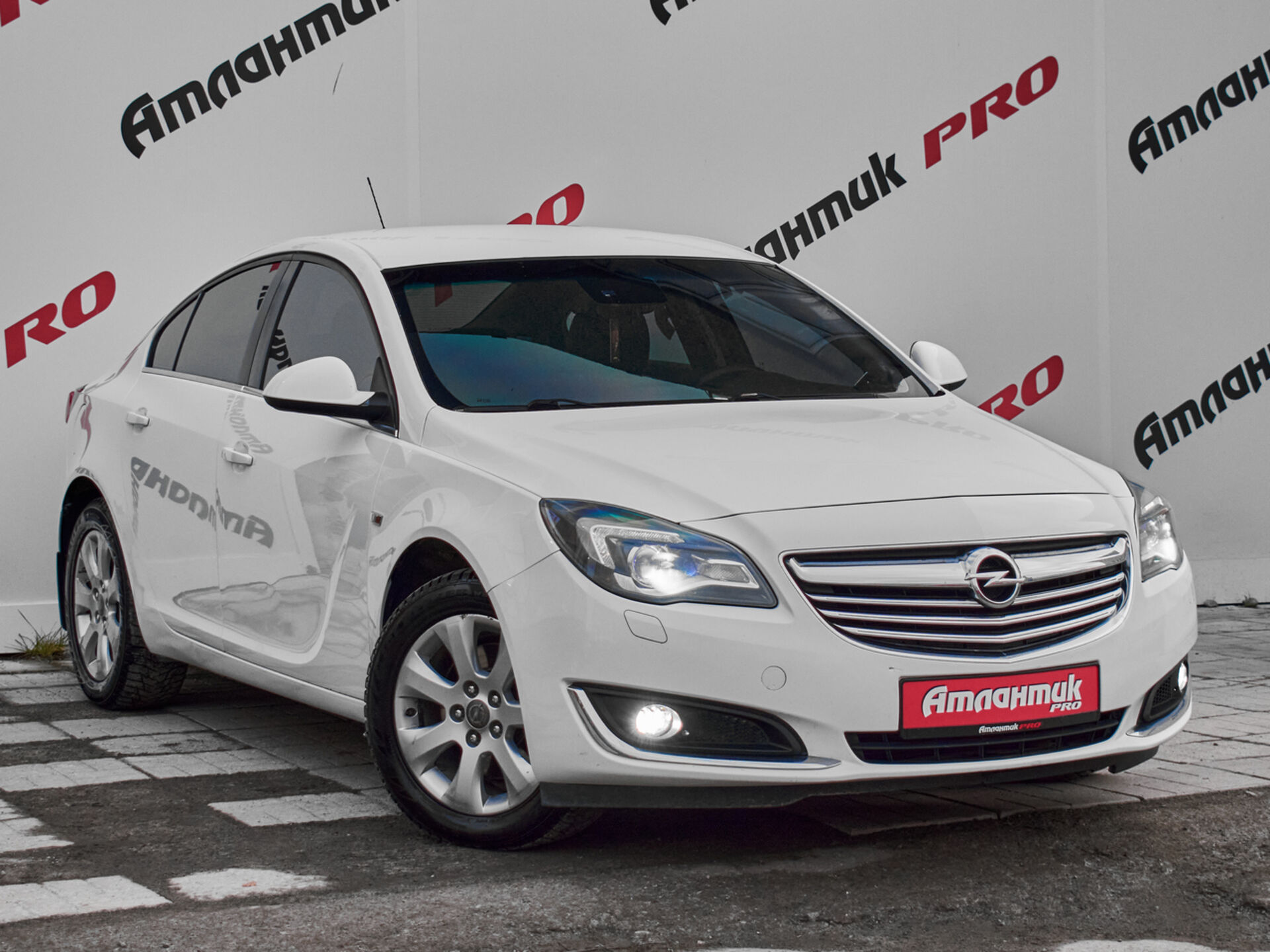 Купить Opel Insignia 1.6 AT (170 л.с.), 2014 в Екатеренбурге