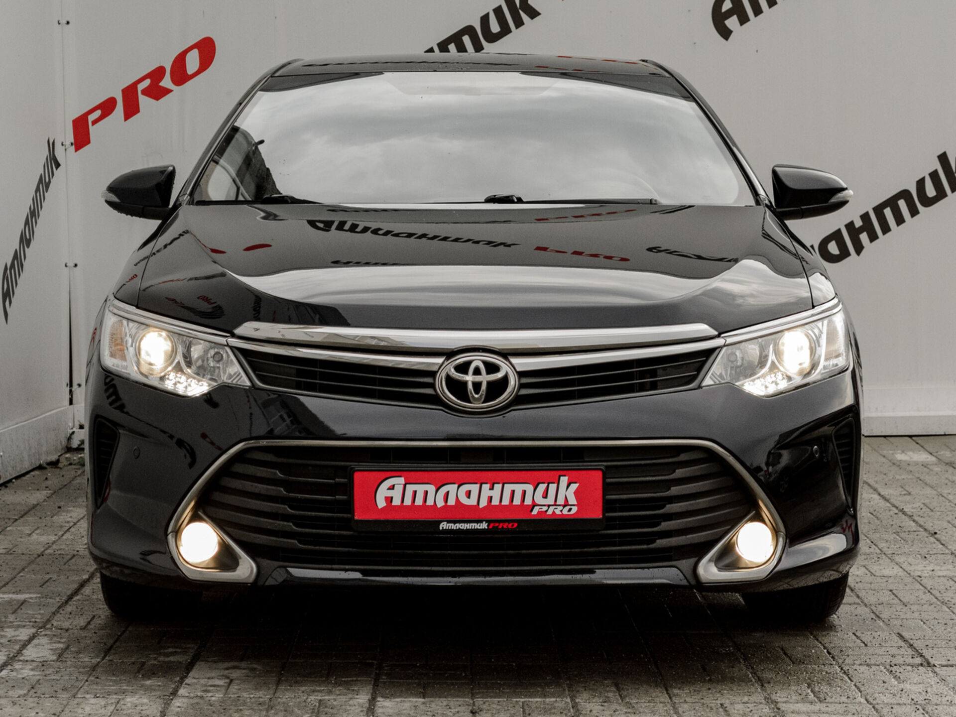 Купить Toyota Camry 2.0 AT (150 л.с.), 2015 в Екатеренбурге