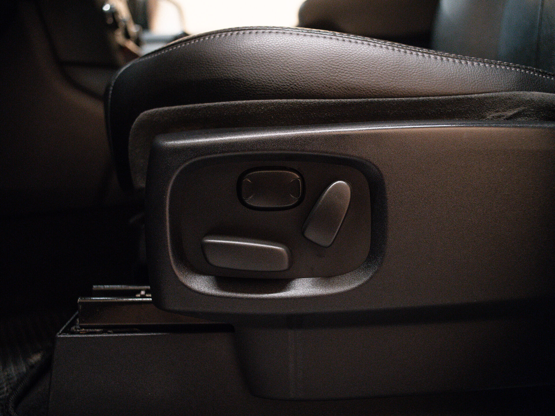 Land Rover Discovery 2012 11