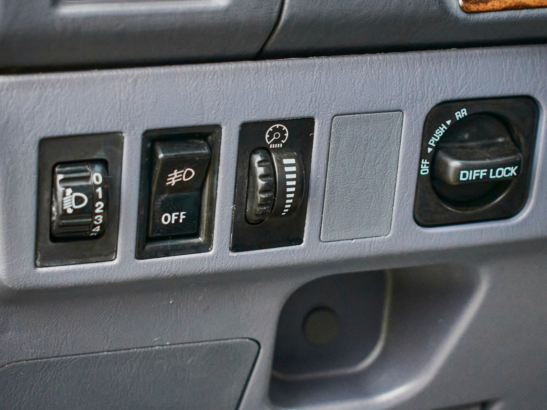 Купить Toyota Land Cruiser Prado 3.0d AT (125 л.с.) 4WD, 1997 в Екатеренбурге