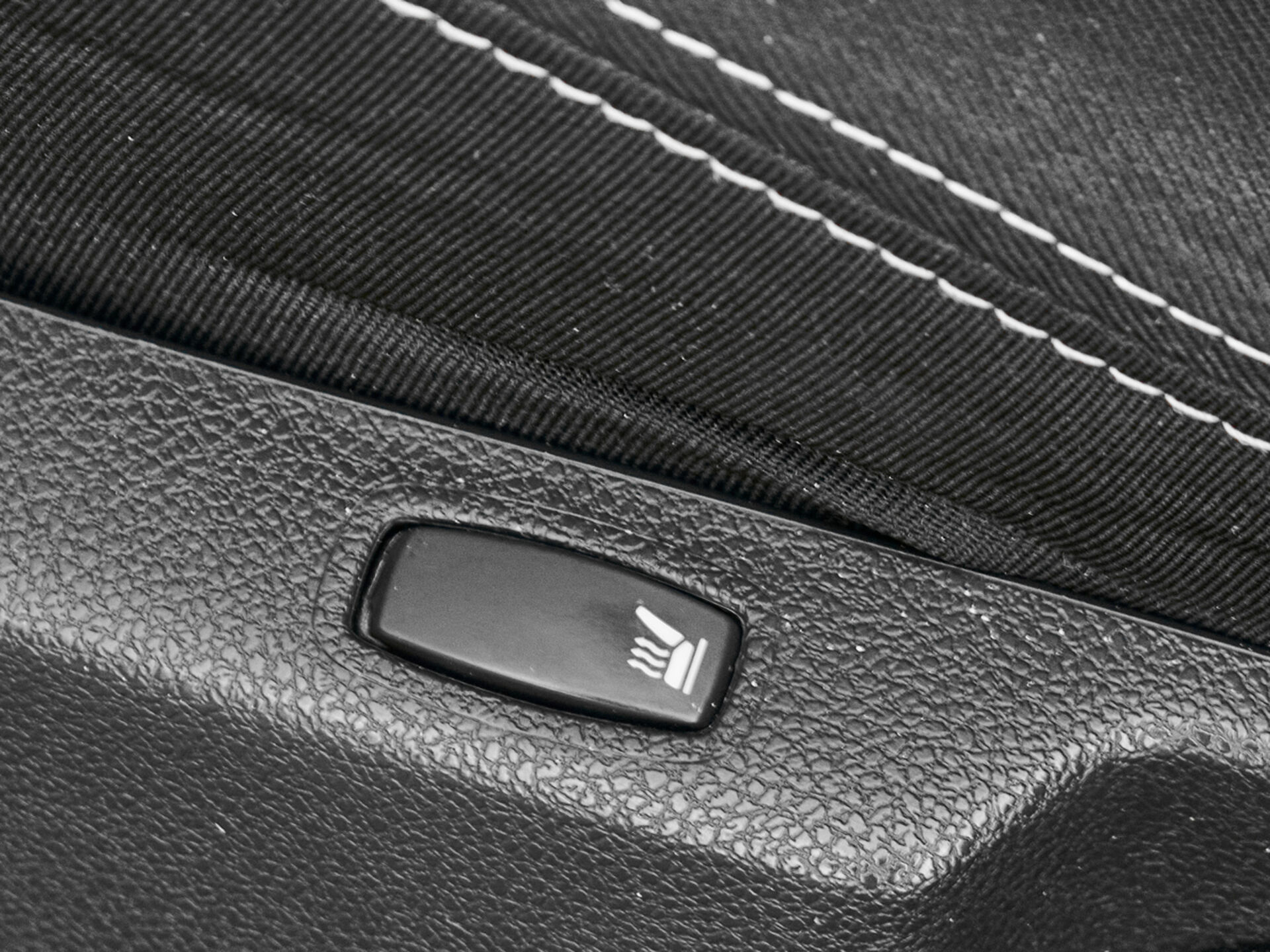 Купить Renault Duster 2.0 MT (143 л.с.) 4WD, 2017 в Екатеренбурге