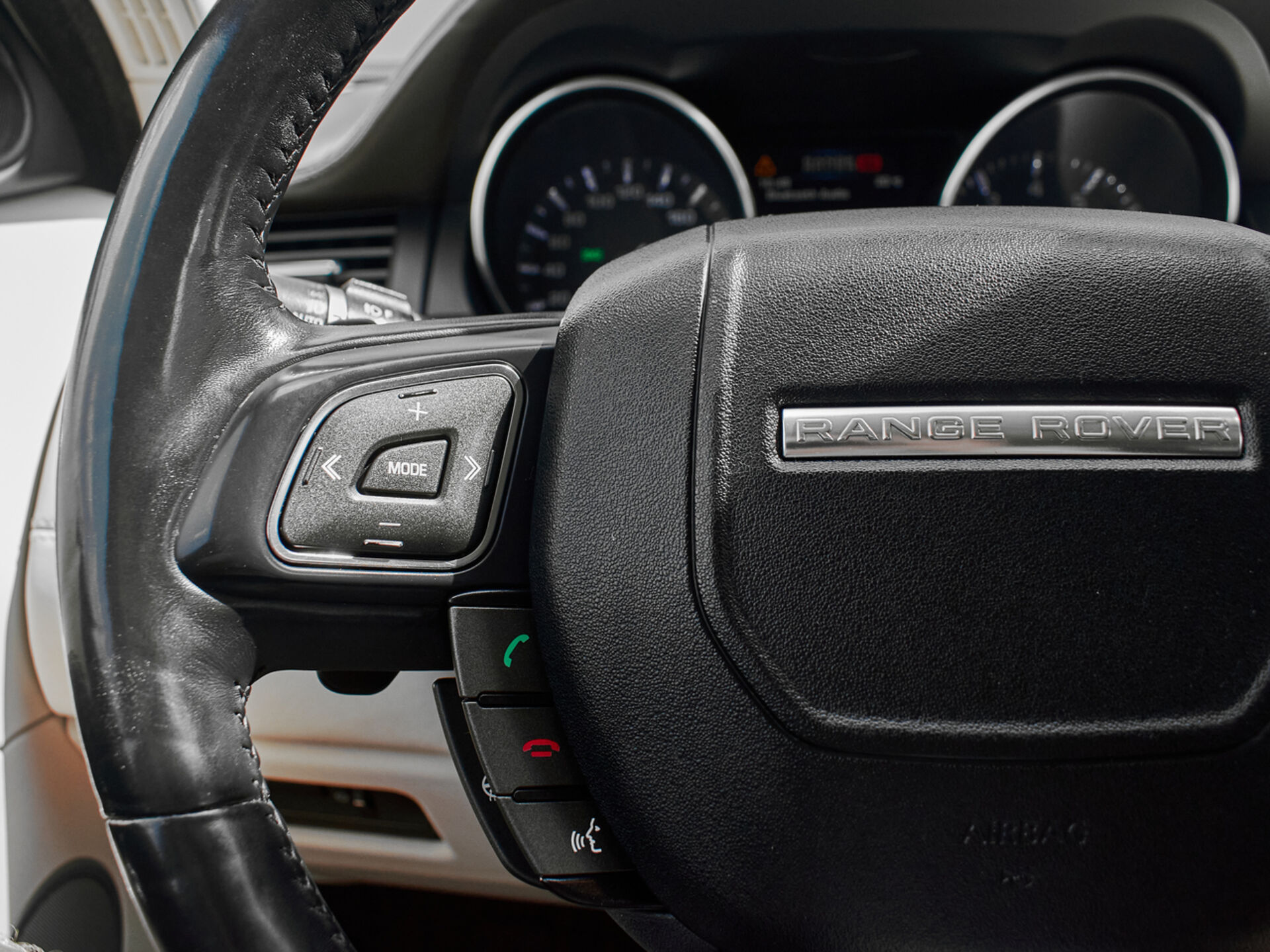 Купить Land Rover Range Rover Evoque 6-speed 2.0 AT (240 л.с.) 4WD, 2013 в Екатеренбурге