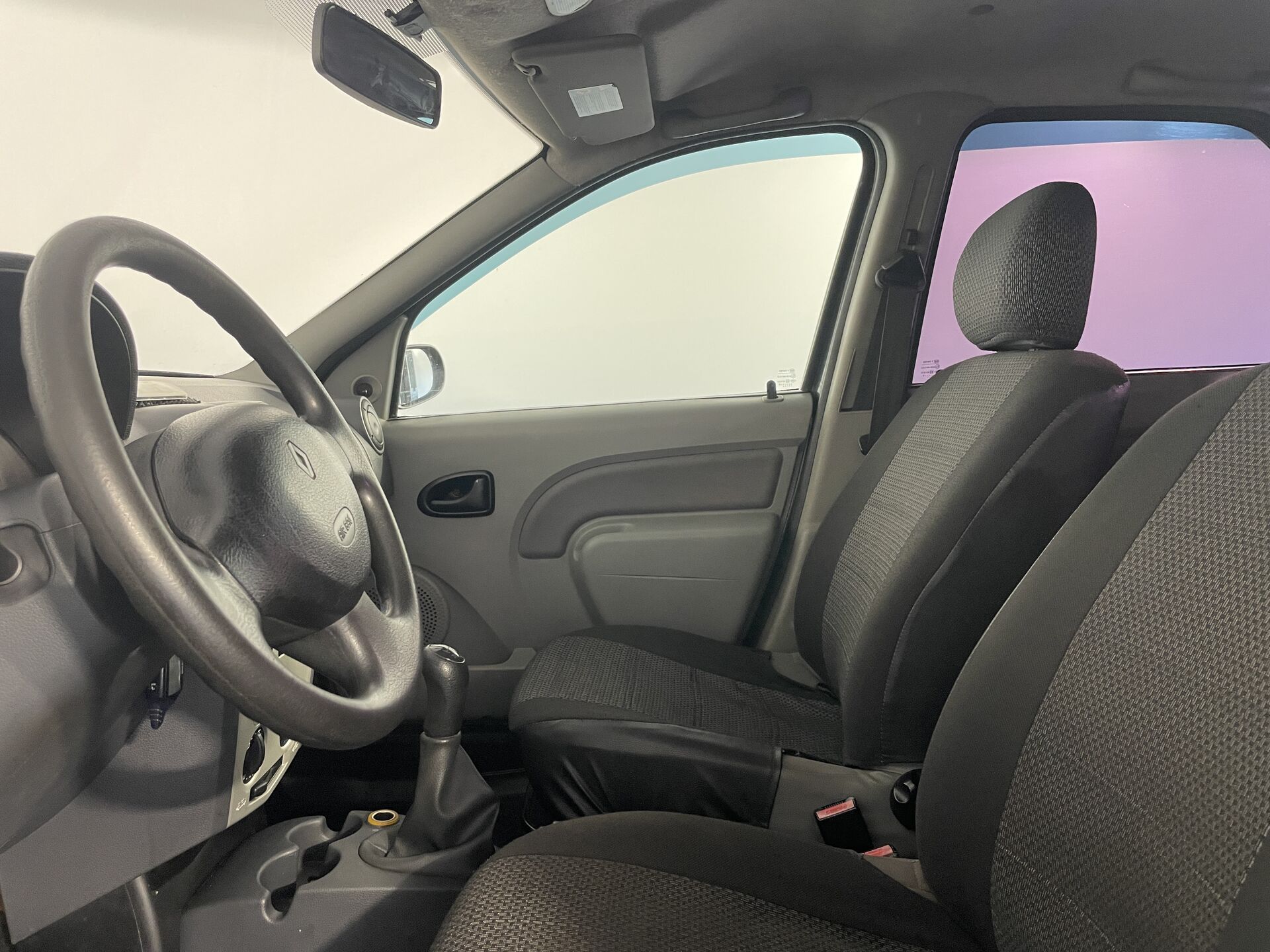 Renault Logan None 2009 г.в., 355 380 км.