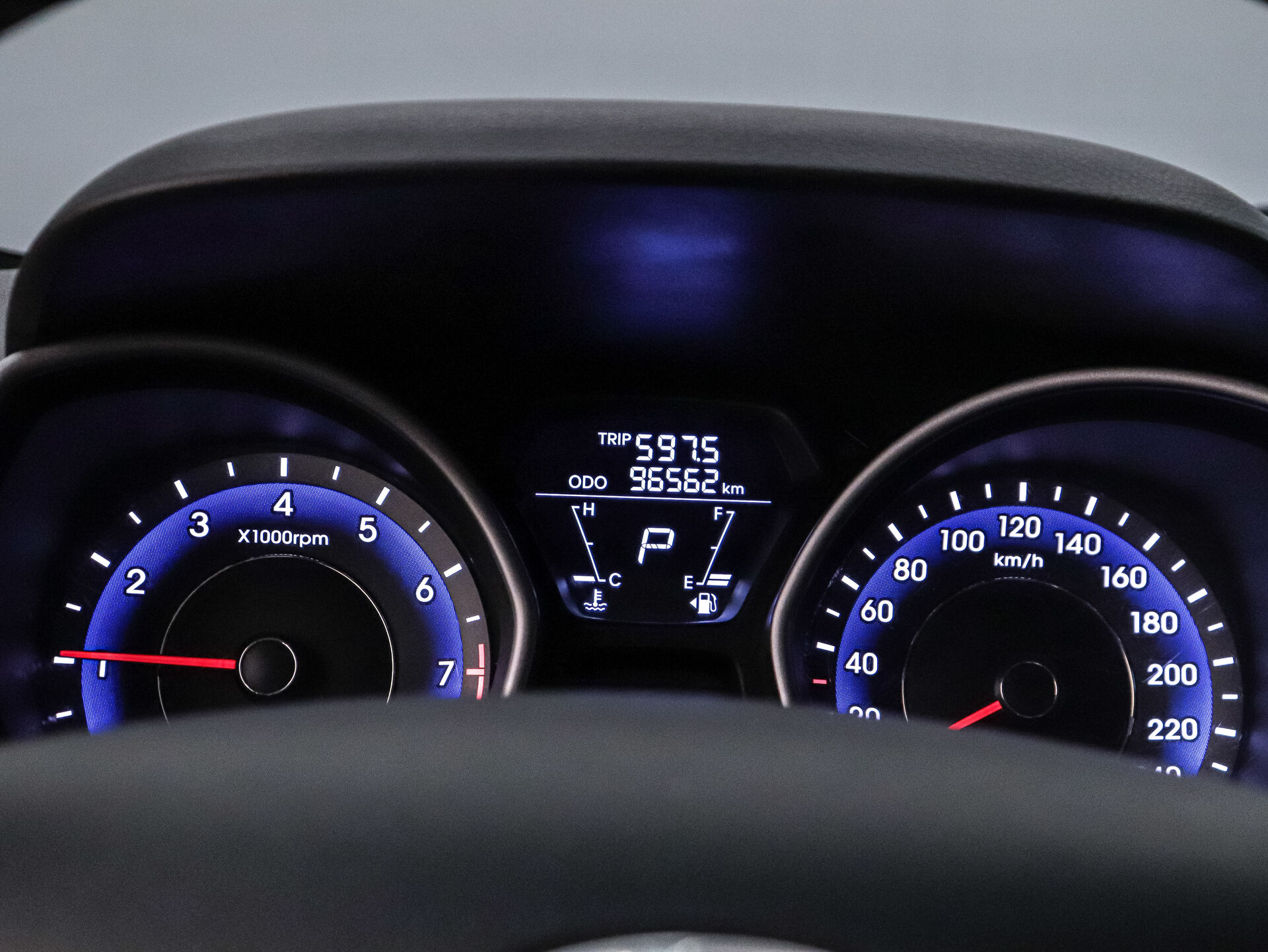 Hyundai Avante 2012 12