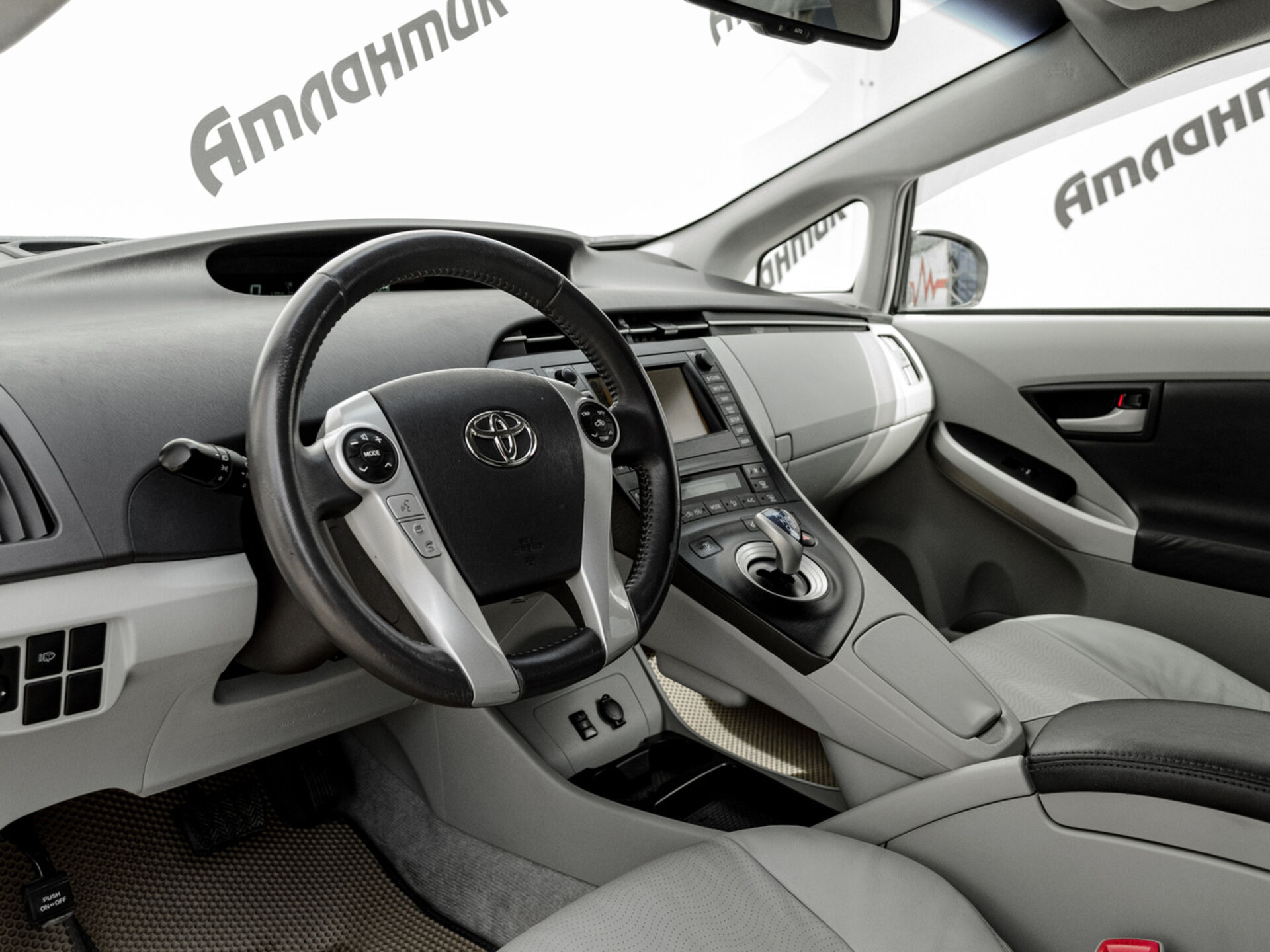 Купить Toyota Prius 1.8hyb AT (99 л.с.), 2009 в Екатеренбурге