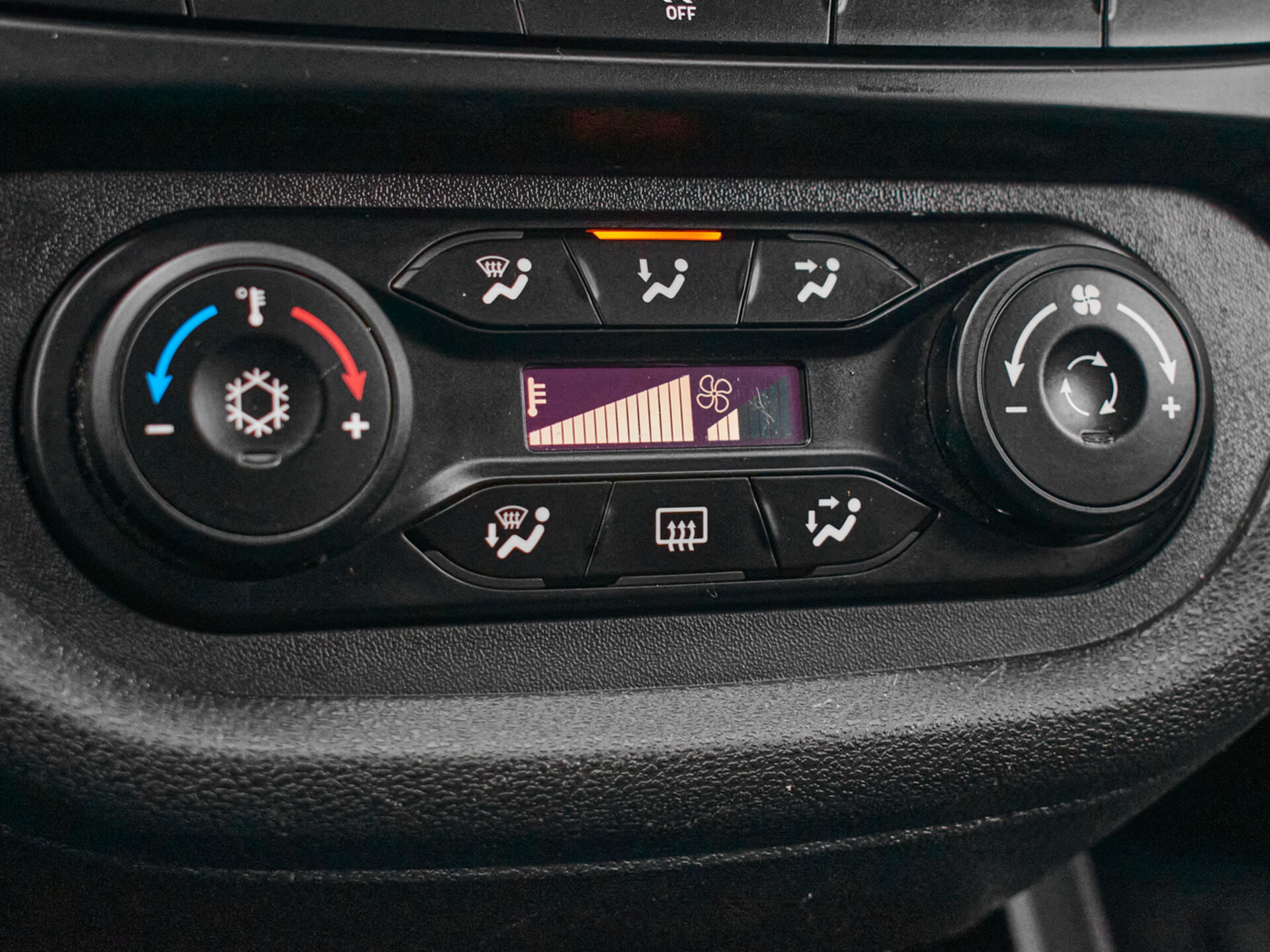 Купить Lada (ВАЗ) Vesta SW 1.6 MT (106 л.с.), 2022 в Екатеренбурге