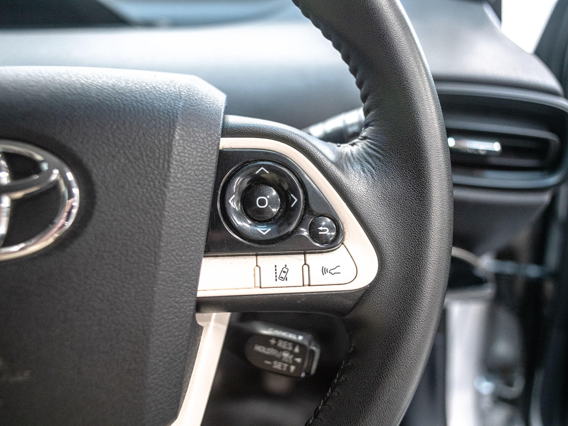 Toyota Prius 2016 18
