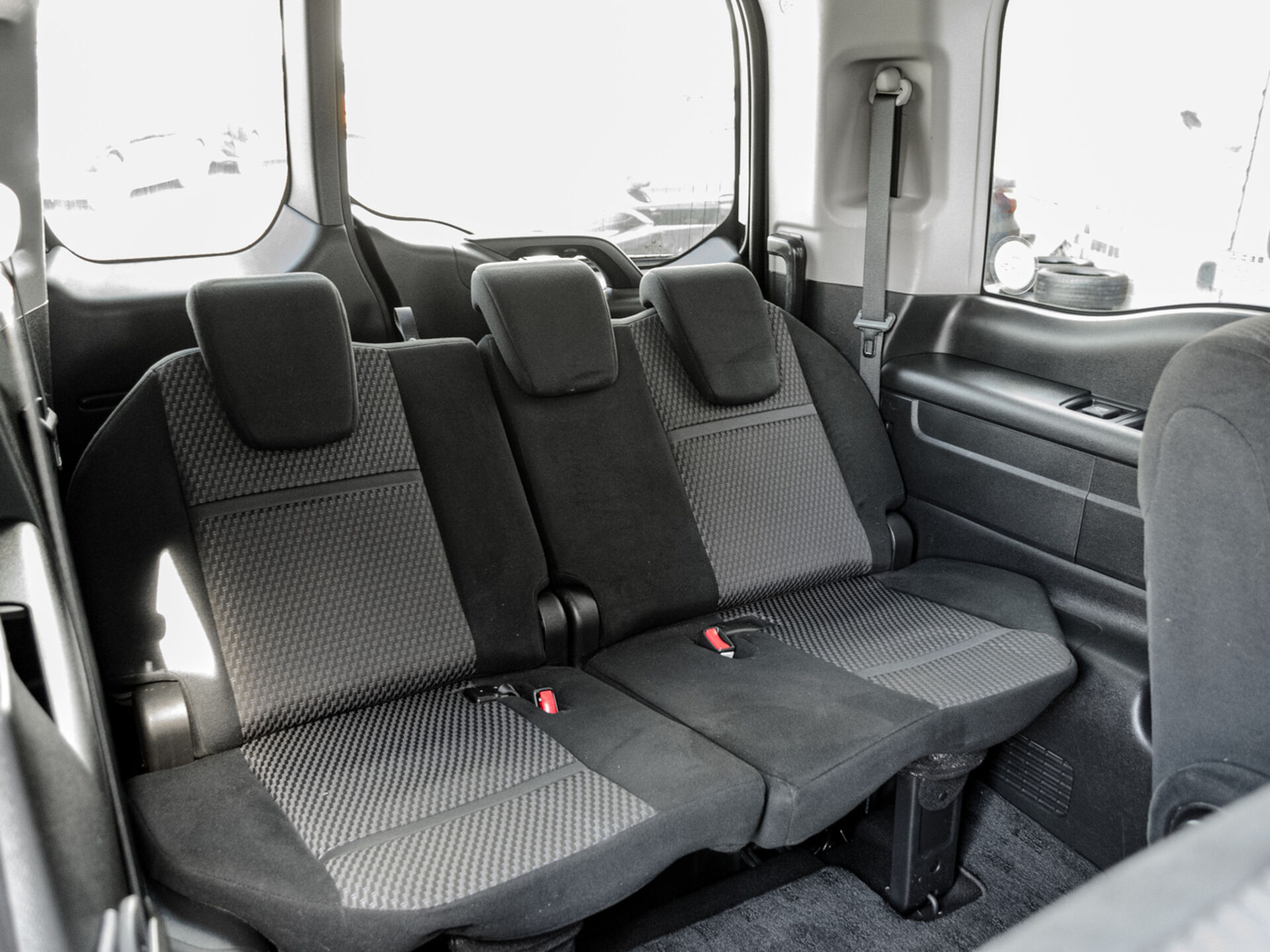 Купить Honda Stepwgn Spada 1.5 CVT (150 л.с.), 2015 в Екатеренбурге