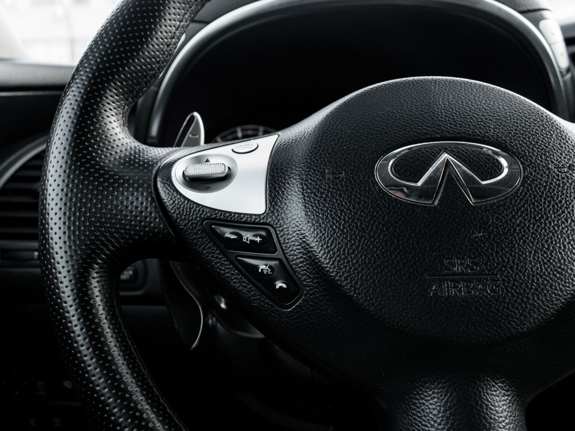 Купить Infiniti FX FX37 3.7 AT (333 л.с.) 4WD, 2010 в Екатеренбурге