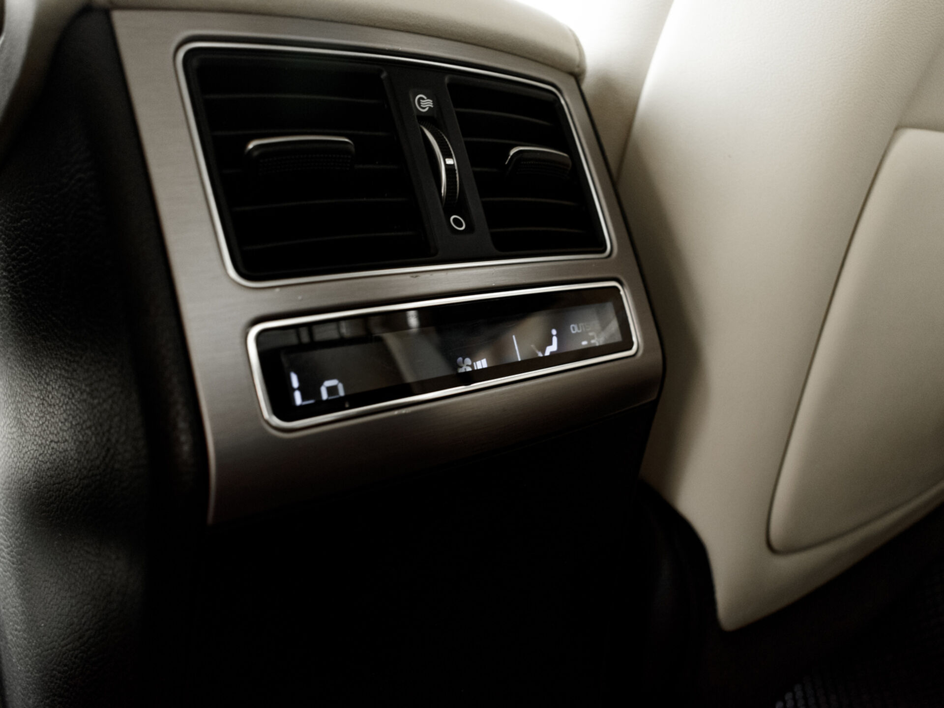 Купить Hyundai Equus 5.0 AT (430 л.с.), 2015 в Екатеренбурге