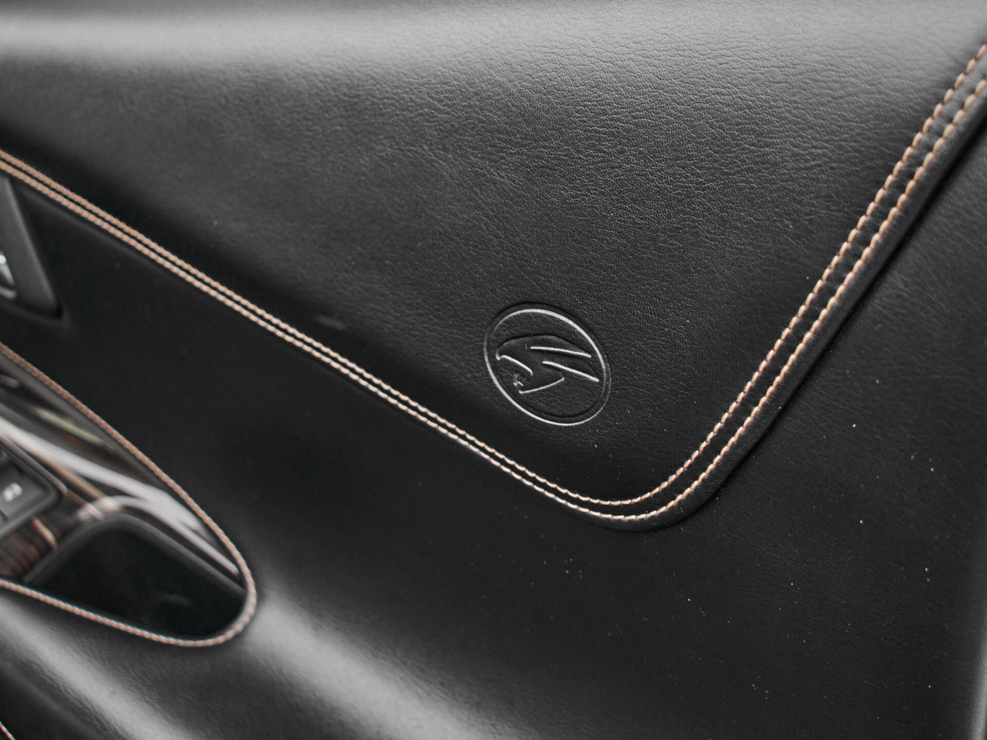 Купить Toyota Harrier 2.0 CVT (151 л.с.), 2017 в Екатеренбурге