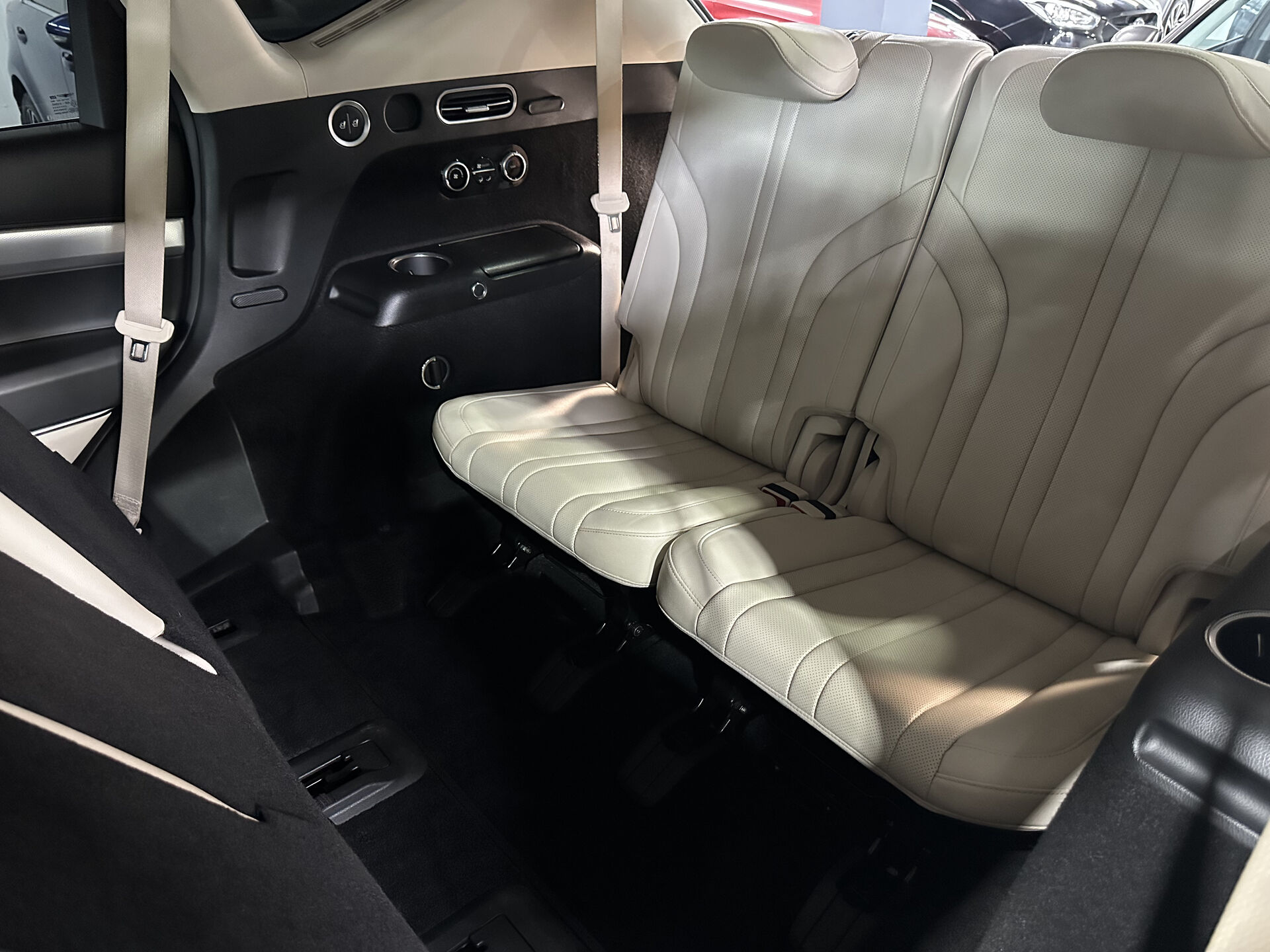 Genesis GV80 Premium + Comfort + Третий ряд сидений 2021 г.в., 54 571 км.