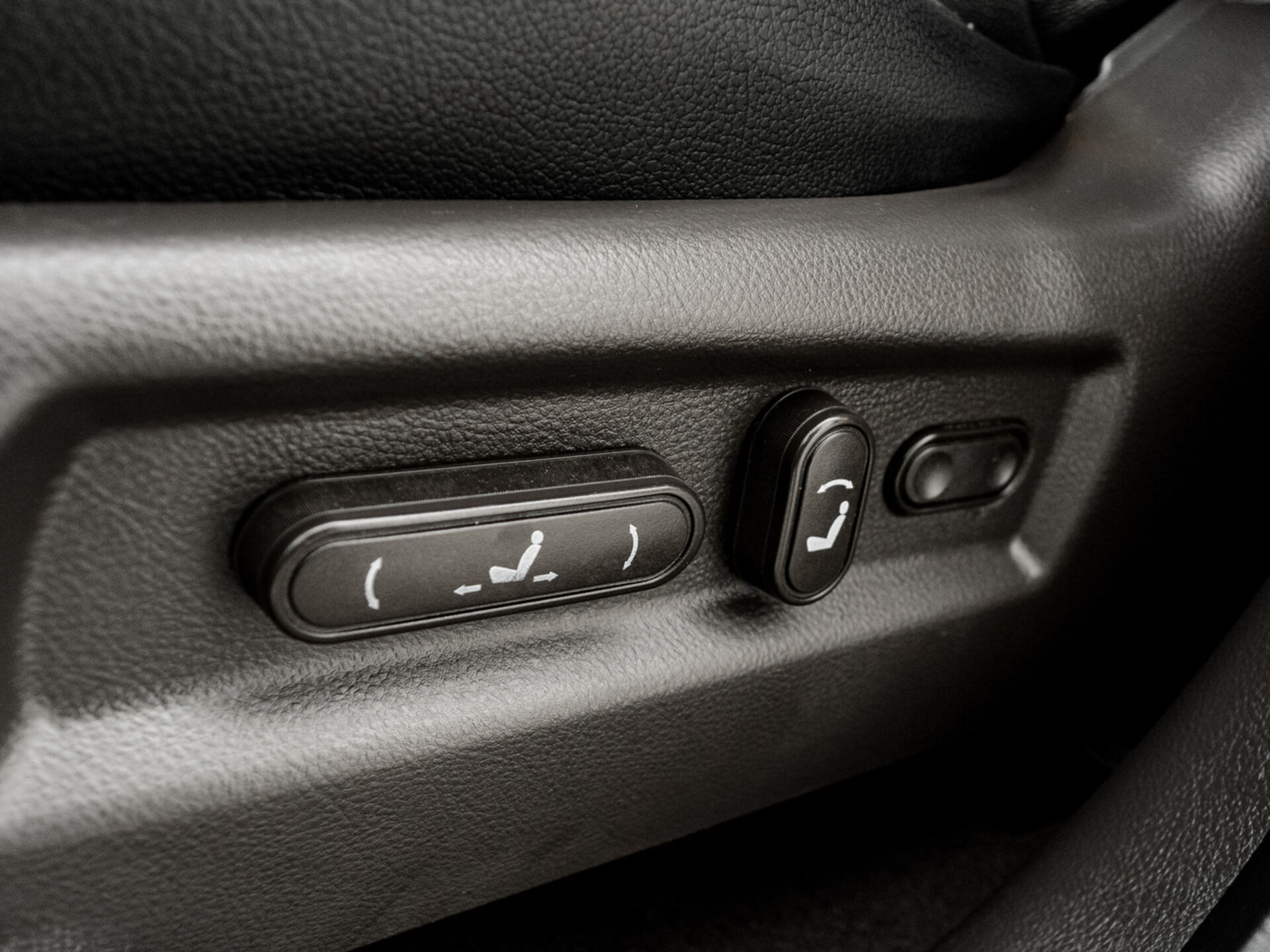 Купить Hyundai Santa Fe 2.4 AT (174 л.с.) 4WD, 2011 в Екатеренбурге