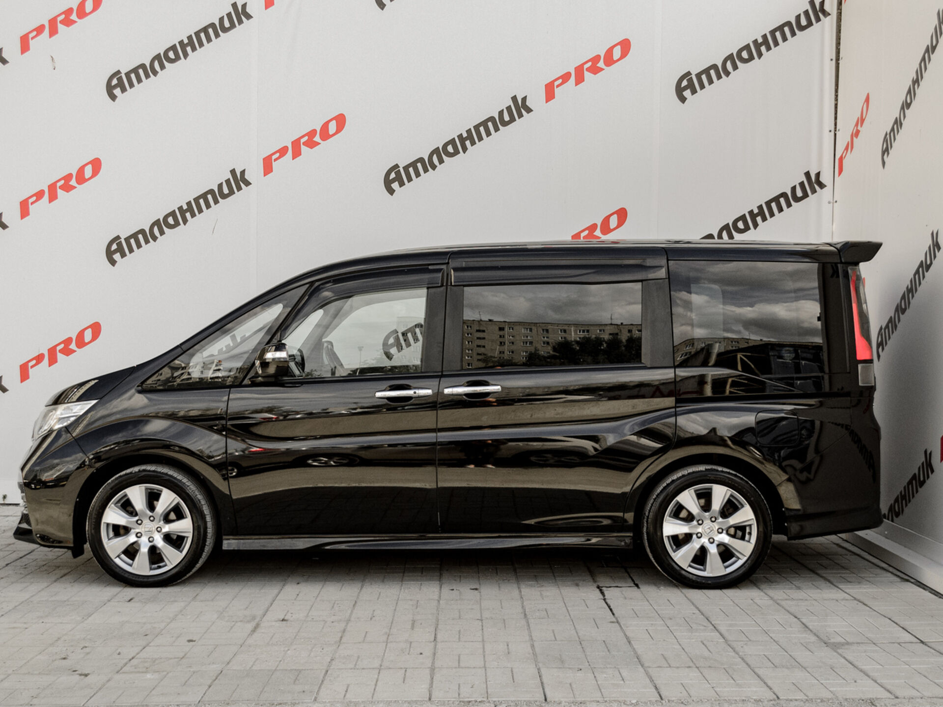 Купить Honda Stepwgn Spada 1.5 CVT (150 л.с.), 2015 в Екатеренбурге