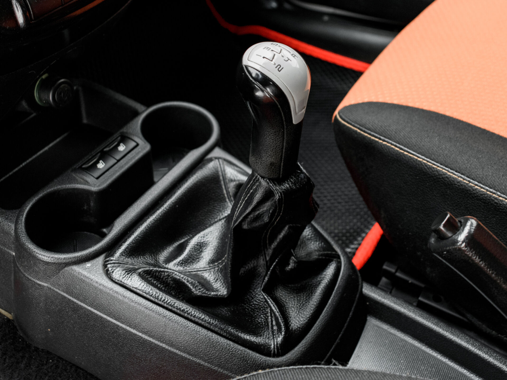 Купить Lada (ВАЗ) Kalina Cross 1.6 MT (106 л.с.), 2015 в Екатеренбурге