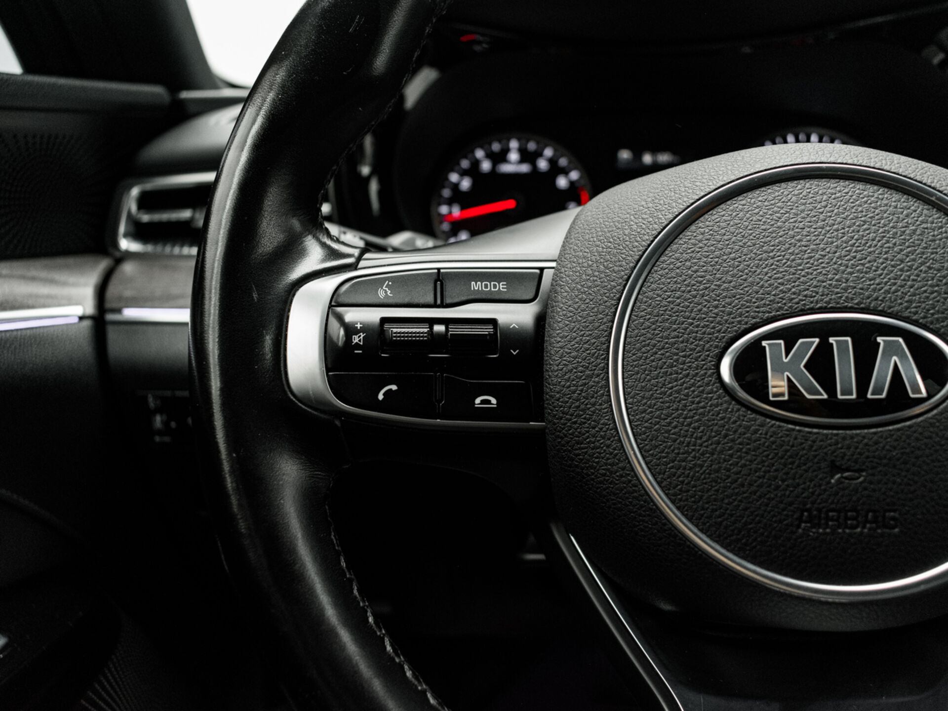 Купить Kia K5 2.5 AT (194 л.с.), 2020 в Екатеренбурге