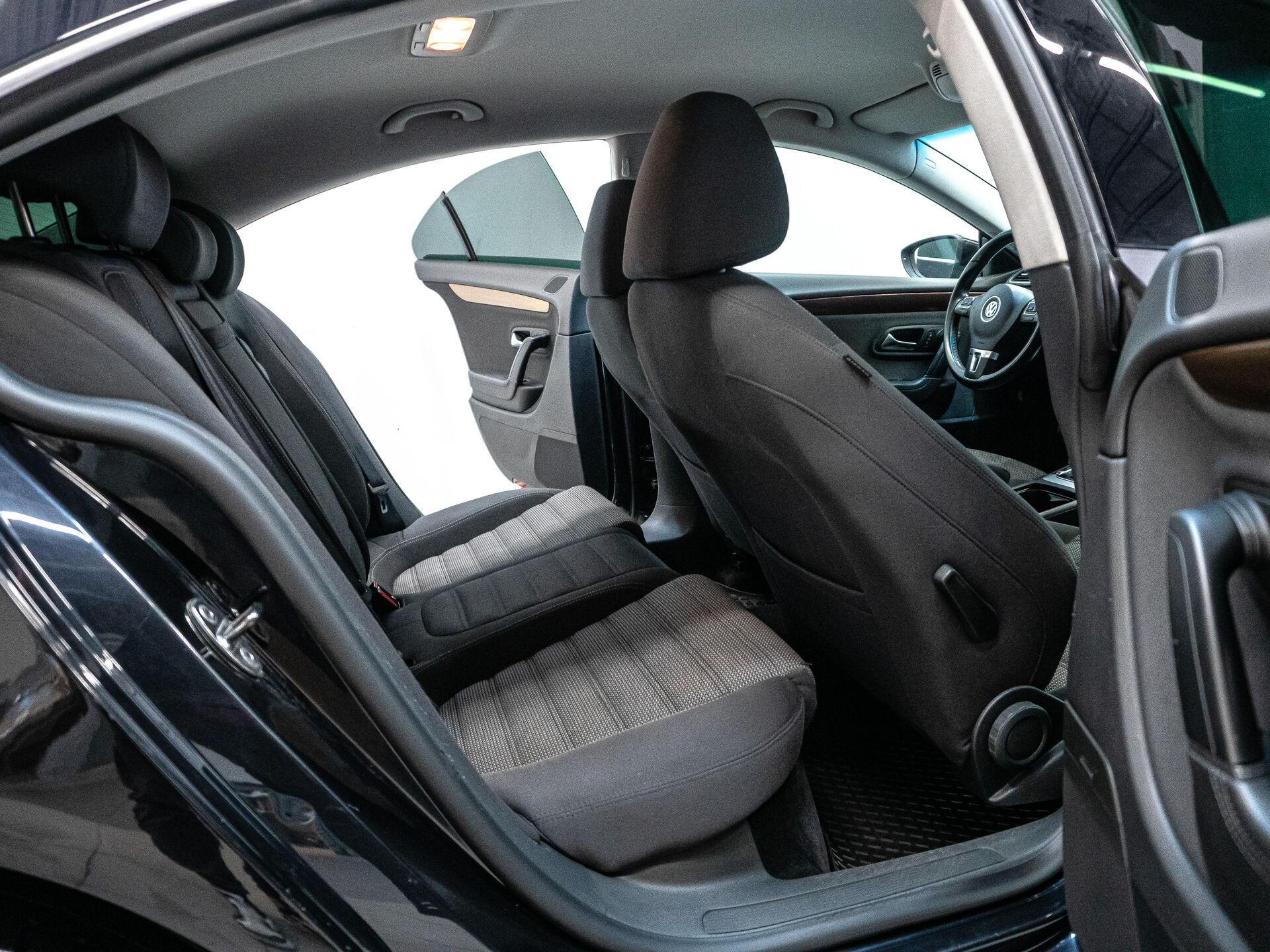 Volkswagen Passat CC 2011 23