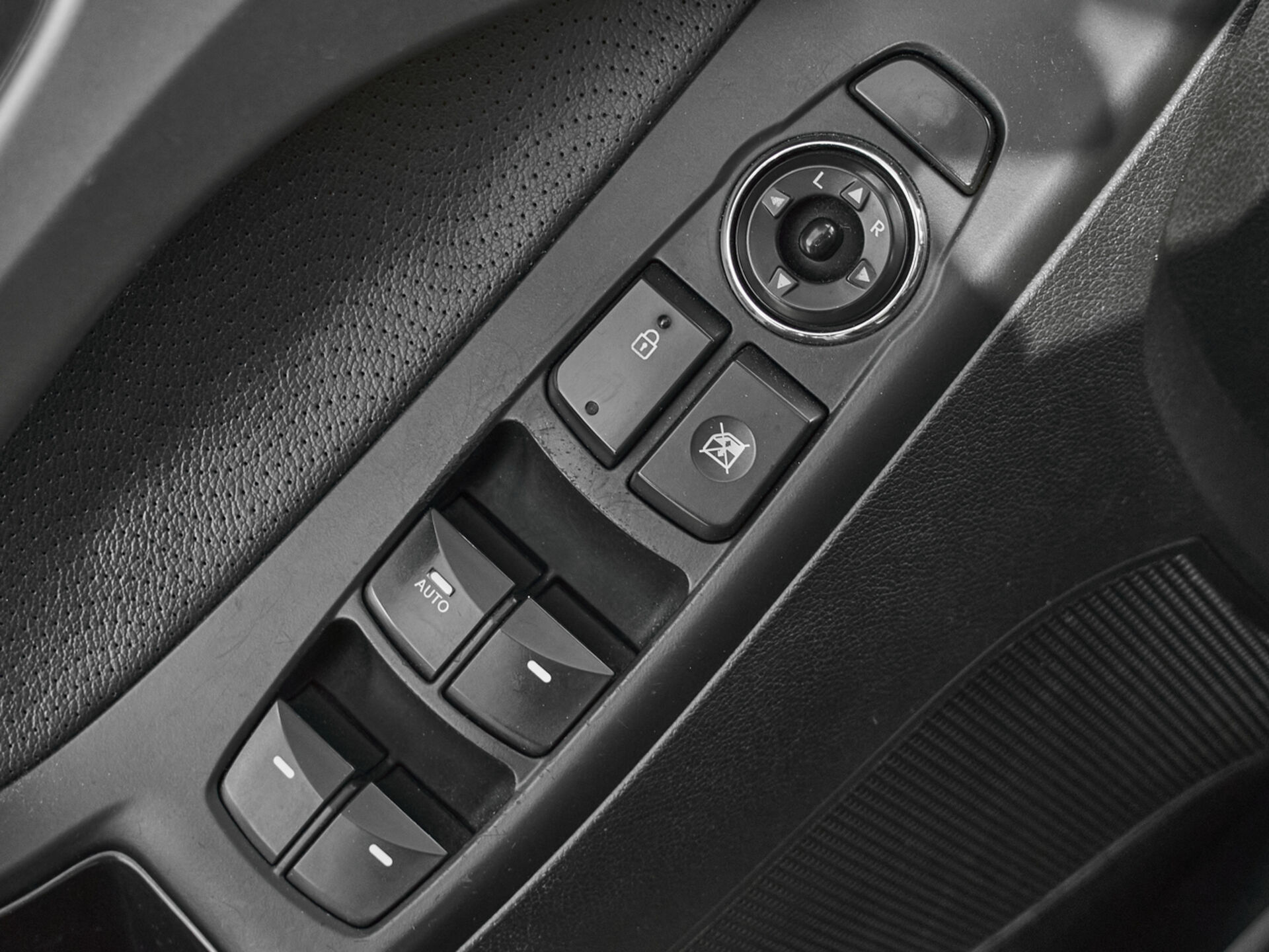 Купить Hyundai Avante 1.6 AT (140 л.с.), 2012 в Екатеренбурге