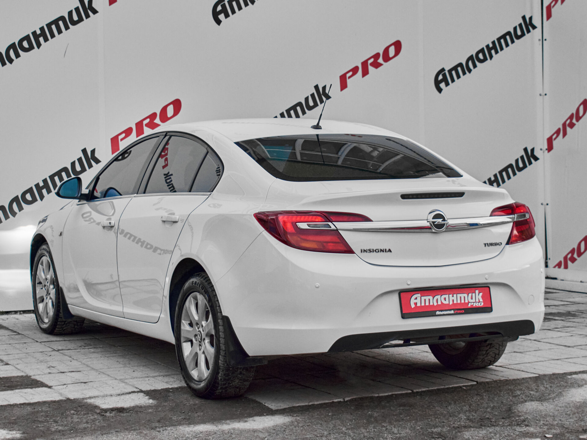 Купить Opel Insignia 1.6 AT (170 л.с.), 2014 в Екатеренбурге