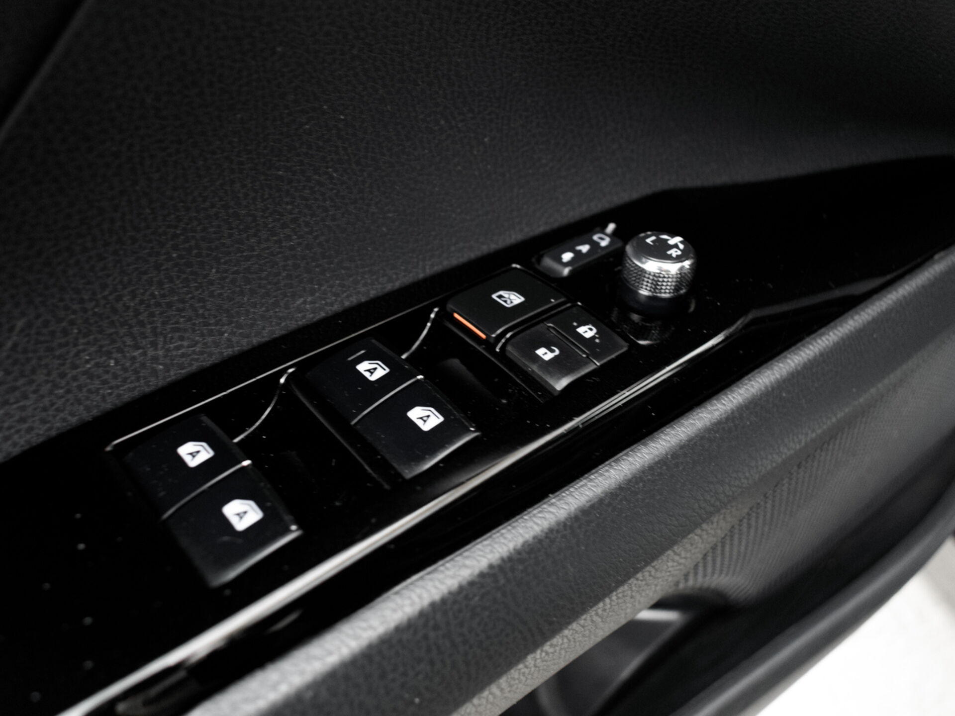 Купить Toyota Camry 2.5 AT (181 л.с.), 2019 в Екатеренбурге