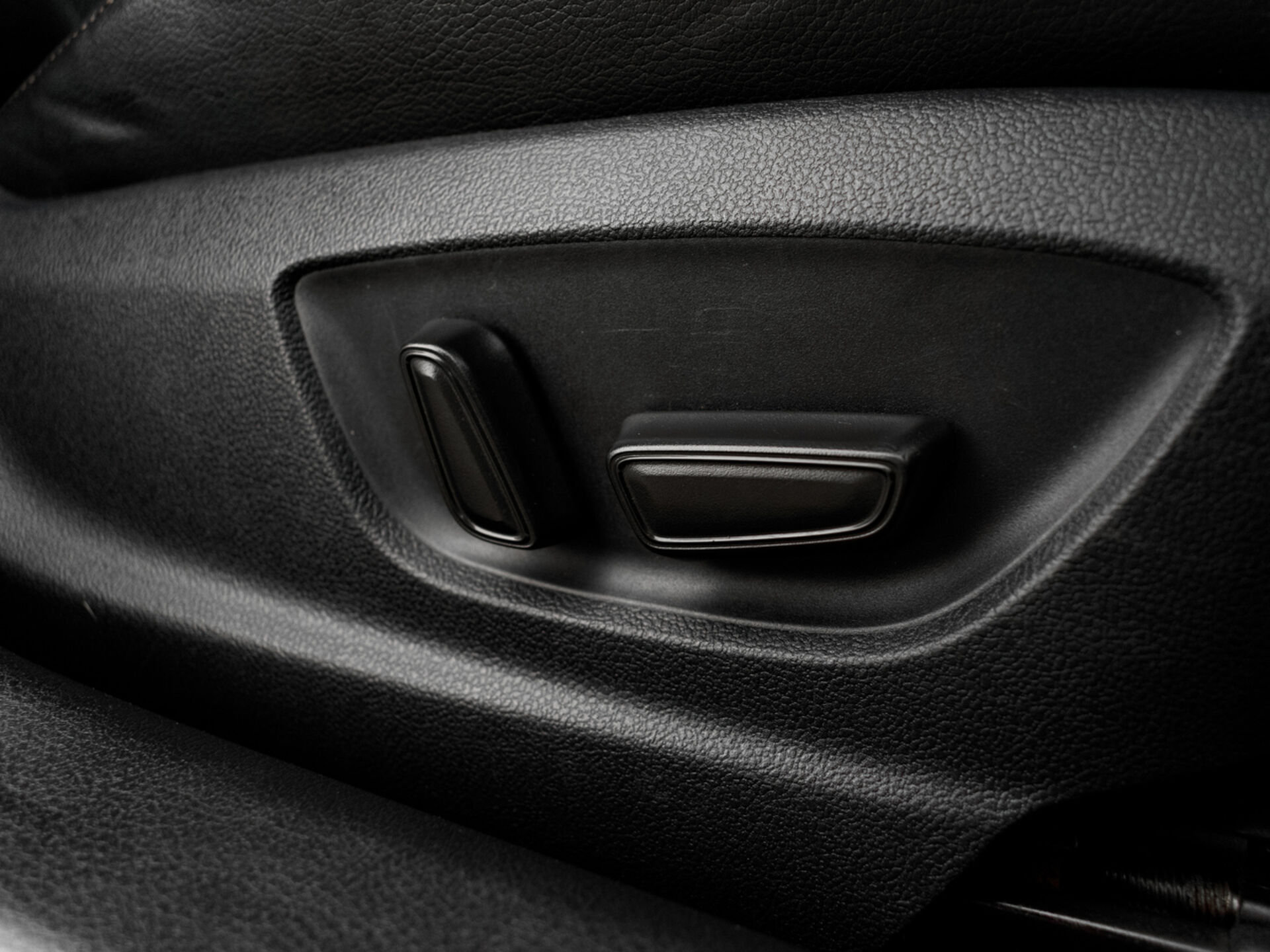 Купить Toyota Camry 2.5 AT (181 л.с.), 2019 в Екатеренбурге