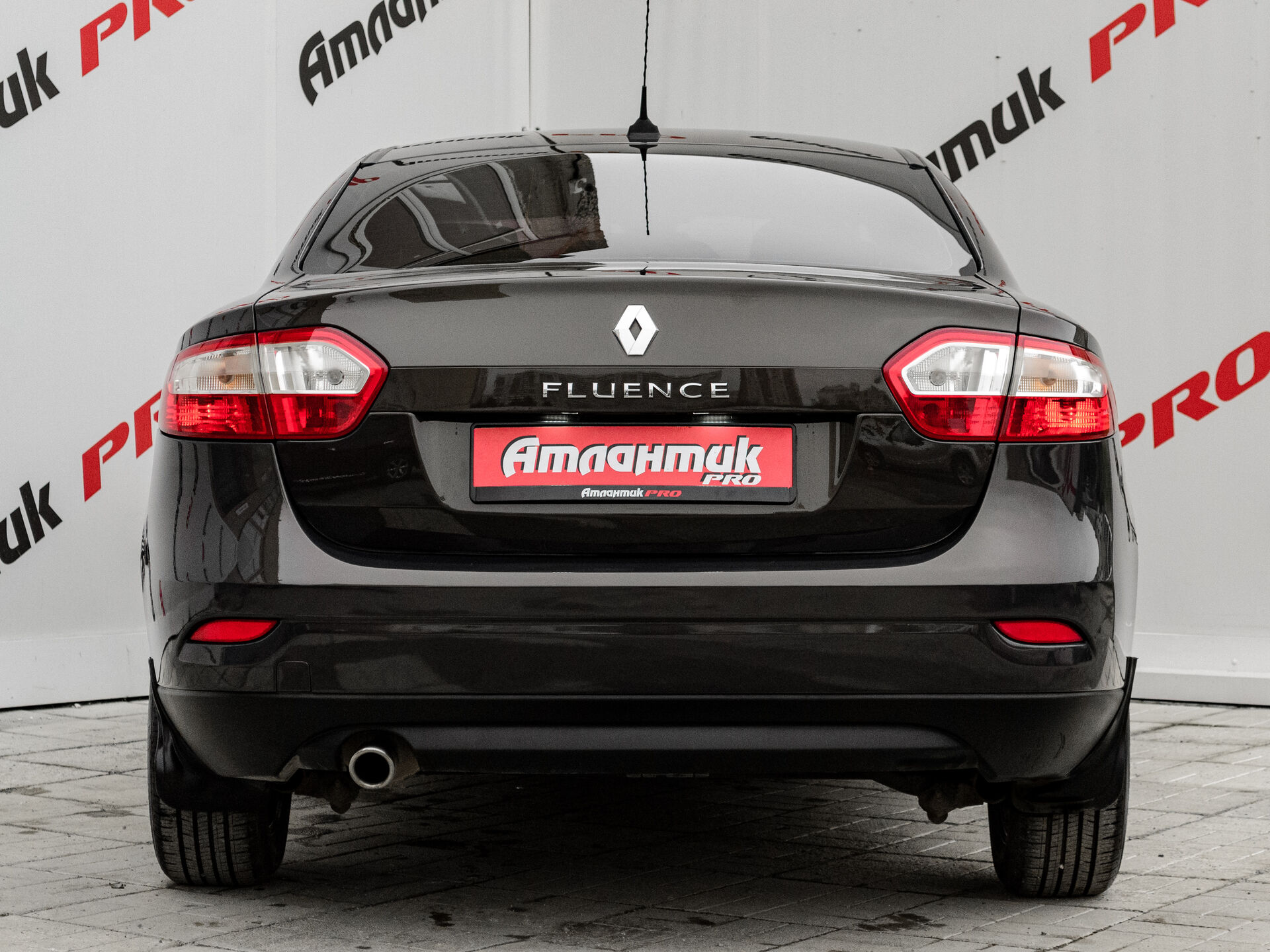 Купить Renault Fluence 1.6 AT (106 л.с.), 2012 в Екатеренбурге