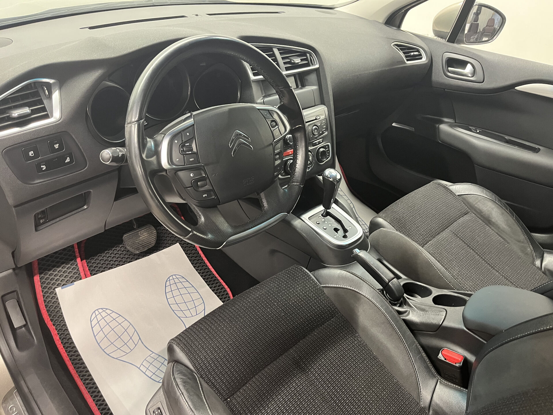 Citroen C4 Exclusive 2012 г.в., 207 218 км.