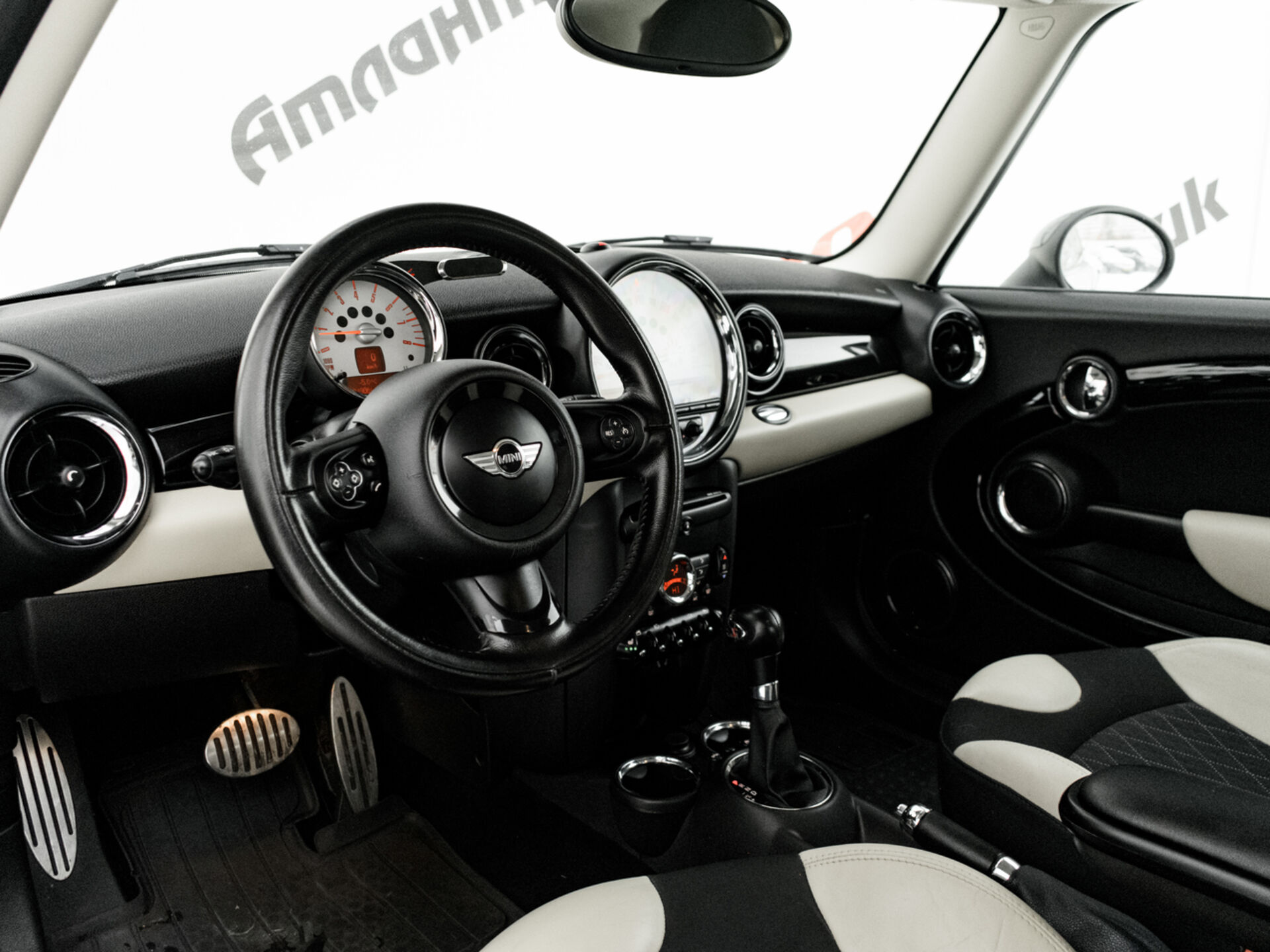 Купить MINI Hatch Cooper S 1.6 AT (184 л.с.), 2012 в Екатеренбурге