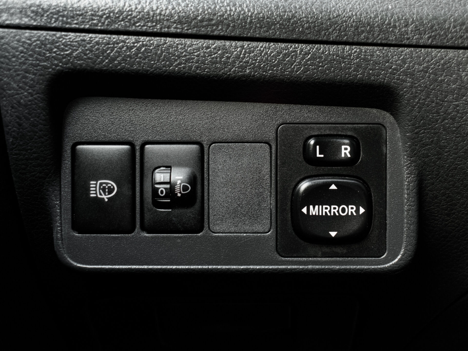 Купить Toyota Corolla 1.6 MT (124 л.с.), 2007 в Екатеренбурге