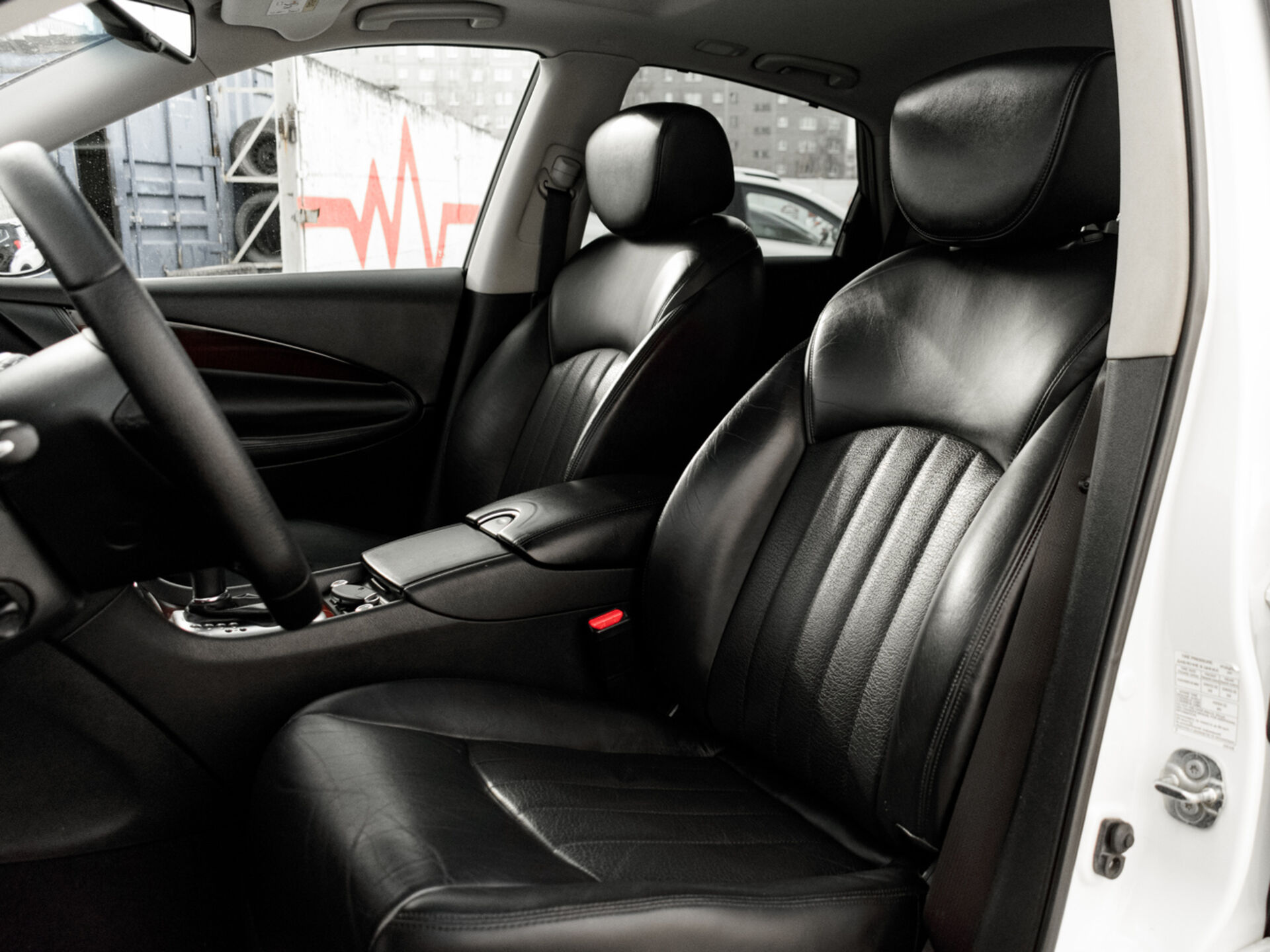 Купить Infiniti QX50 2.5 AT (222 л.с.) 4WD, 2014 в Екатеренбурге