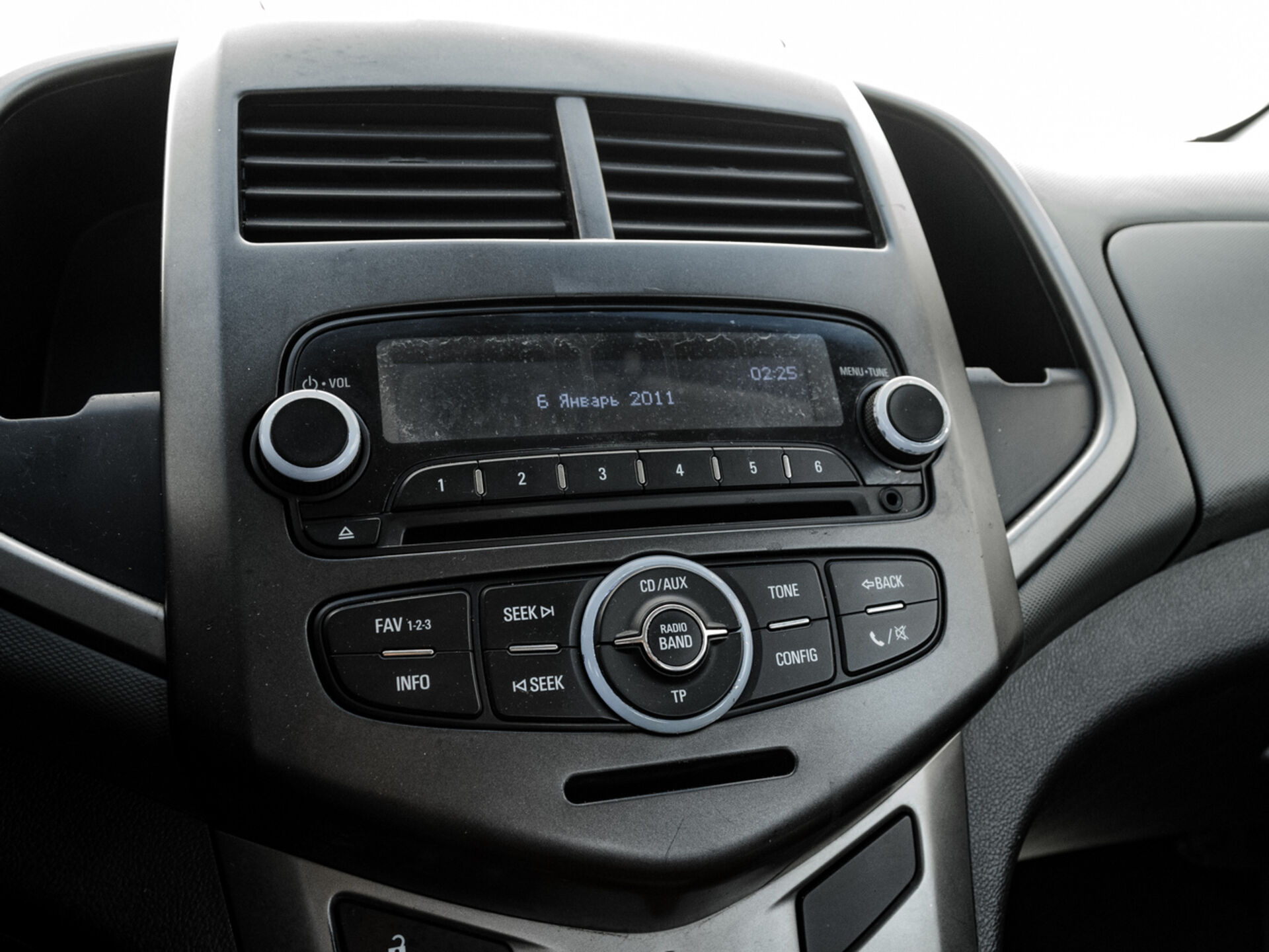 Купить Chevrolet Aveo 1.6 MT (115 л.с.), 2012 в Екатеренбурге