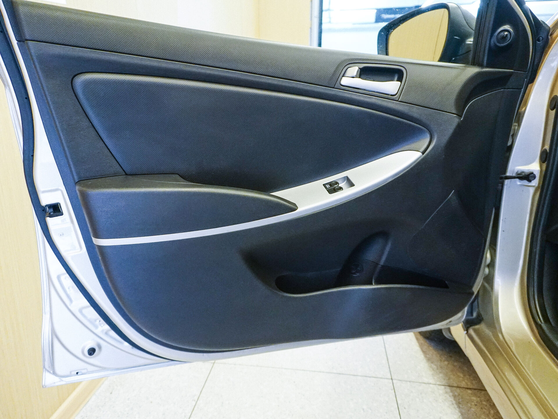 Hyundai Solaris 2012 7