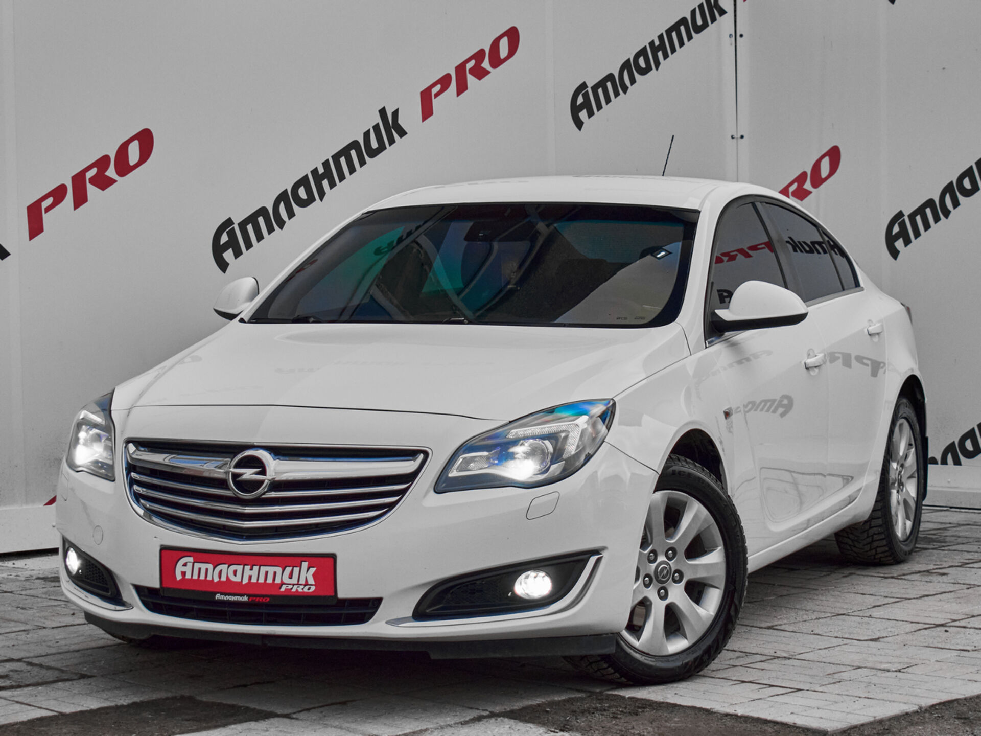 Купить Opel Insignia 1.6 AT (170 л.с.), 2014 в Екатеренбурге