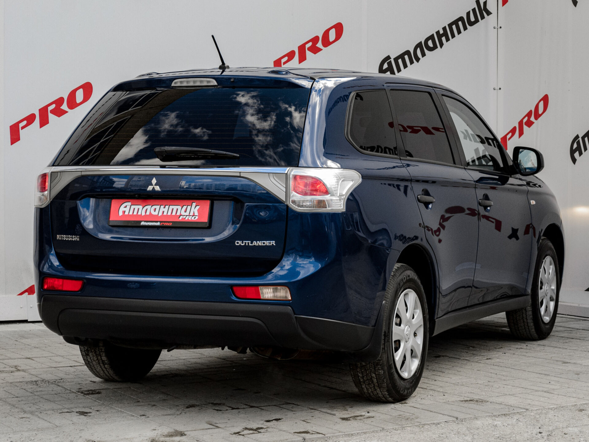 Купить Mitsubishi Outlander 2.0 CVT (146 л.с.), 2014 в Екатеренбурге