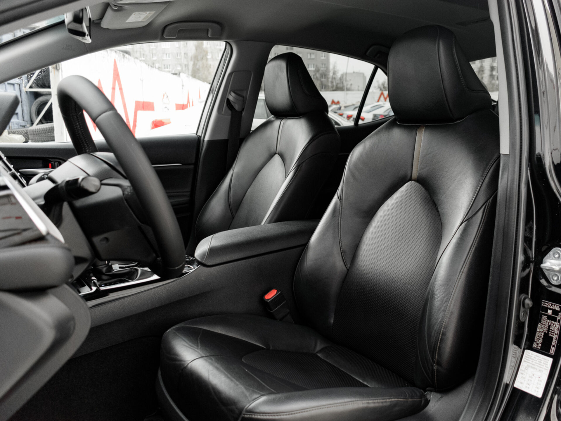 Купить Toyota Camry 2.5 AT (181 л.с.), 2019 в Екатеренбурге